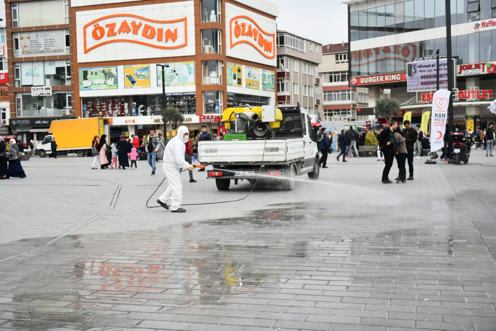 ESENYURT BELEDİYESİ HİJYEN TİMLERİ İŞ BAŞINDA
