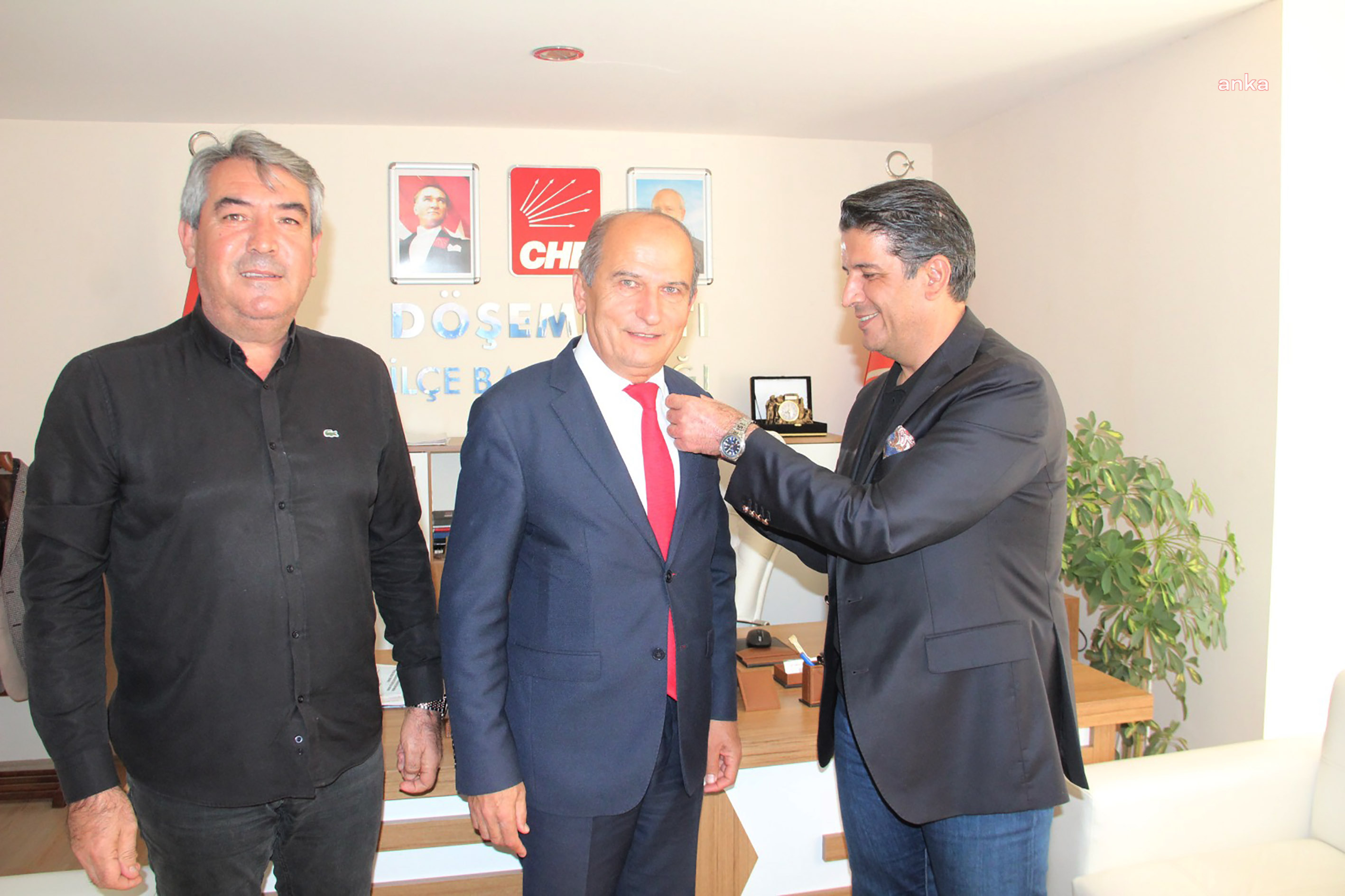 DÖŞEMEALTI BELEDİYESİ BAĞIMSIZ MECLİS ÜYESİ YANAR, CHP'YE GEÇTİ