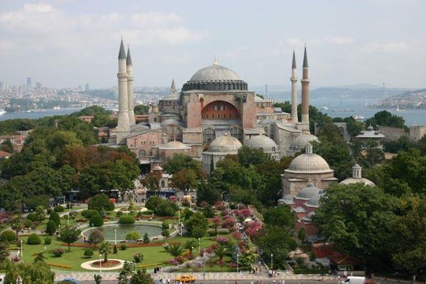 UNESCO’DAN AYASOFYA AÇIKLAMASI: DERİN ÜZÜNTÜ DUYUYORUZ