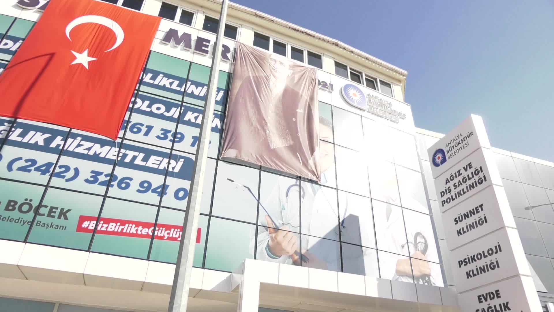 ANTALYA BÜYÜKŞEHİR BELEDİYE BAŞKANI MUHİTTİN BÖCEK, BÜYÜKŞEHİR SAĞLIK MERKEZİ'Nİ ZİYARET ETTİ