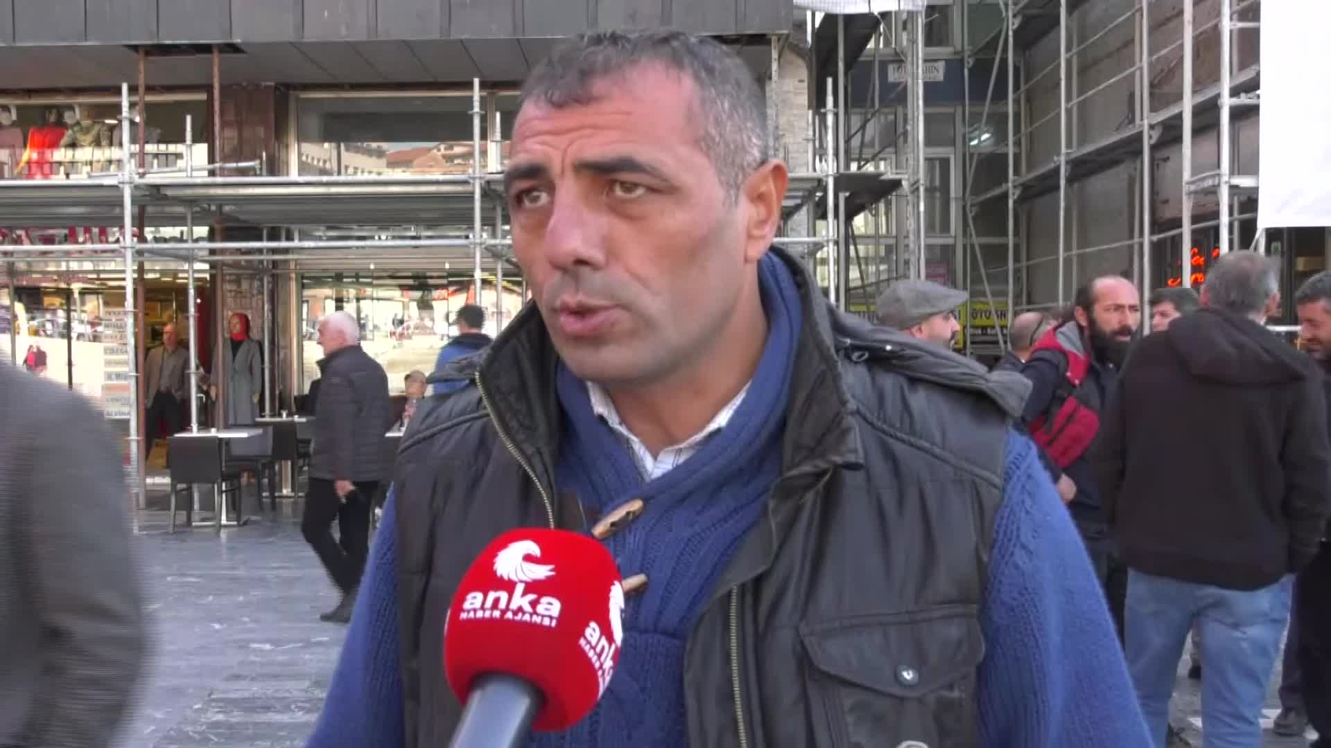 ANKARALI İŞSİZ VATANDAŞ: TAYYİP ERDOĞAN 142 BİN LİRA MAAŞ ALIYOR, HİÇ VATANDAŞI DÜŞÜNÜYOR MU