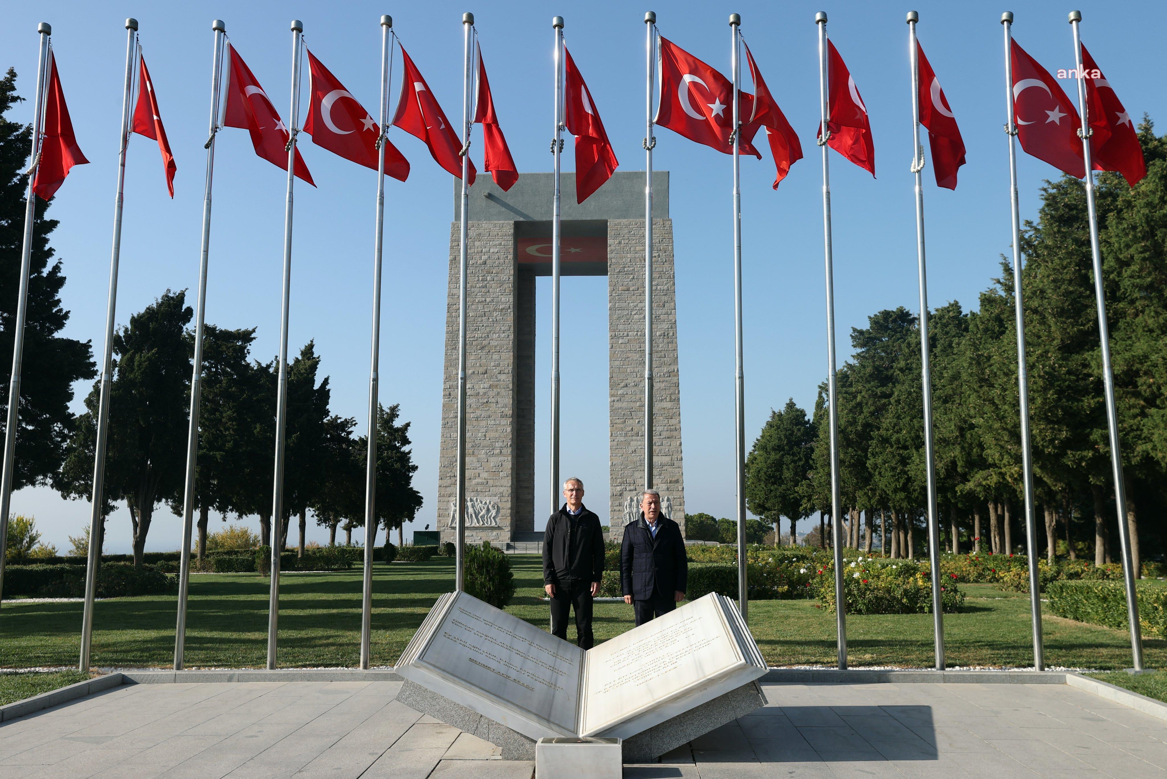 HULUSİ AKAR VE JENS STOLTENBERG, ÇANAKKALE'DEKİ ŞEHİTLER ABİDESİ’Nİ ZİYARET ETTİ