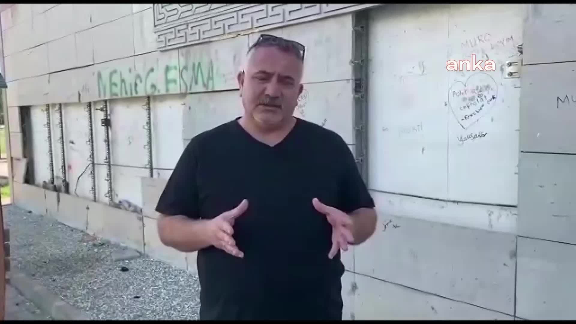 CEYHAN CEMEVİNİN DUVARINA KÜFÜRLÜ YAZILAR YAZILDI, BAHÇESİNDEKİ BANK YAKILMAYA ÇALIŞILDI. CEMEVİ BAŞKANI ODABAŞI: “DAHA ÖNCE DE AYNISINI YAŞADIK"