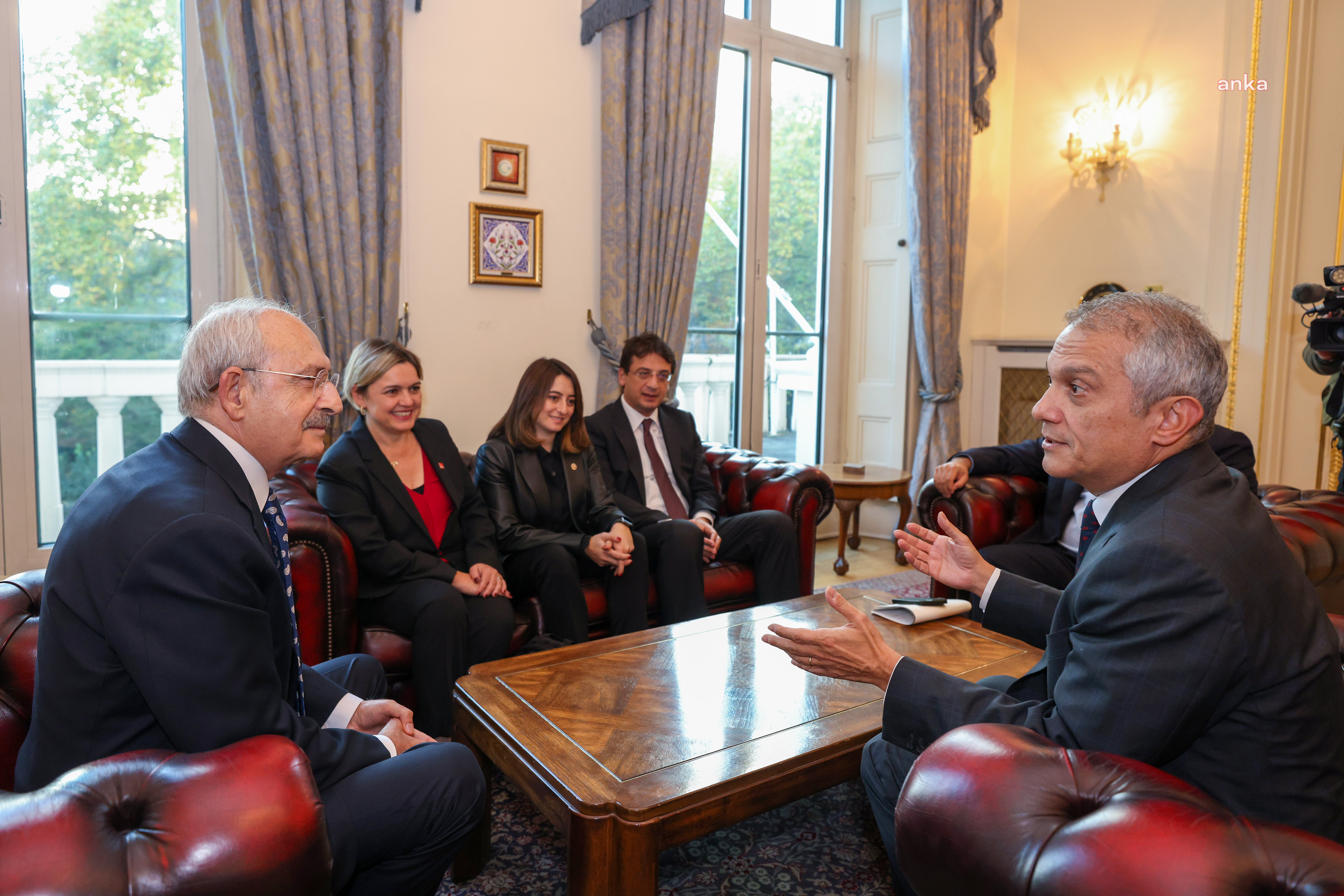 KILIÇDAROĞLU, LONDRA BÜYÜKELÇİSİ ÜMİT YALÇIN İLE GÖRÜŞTÜ