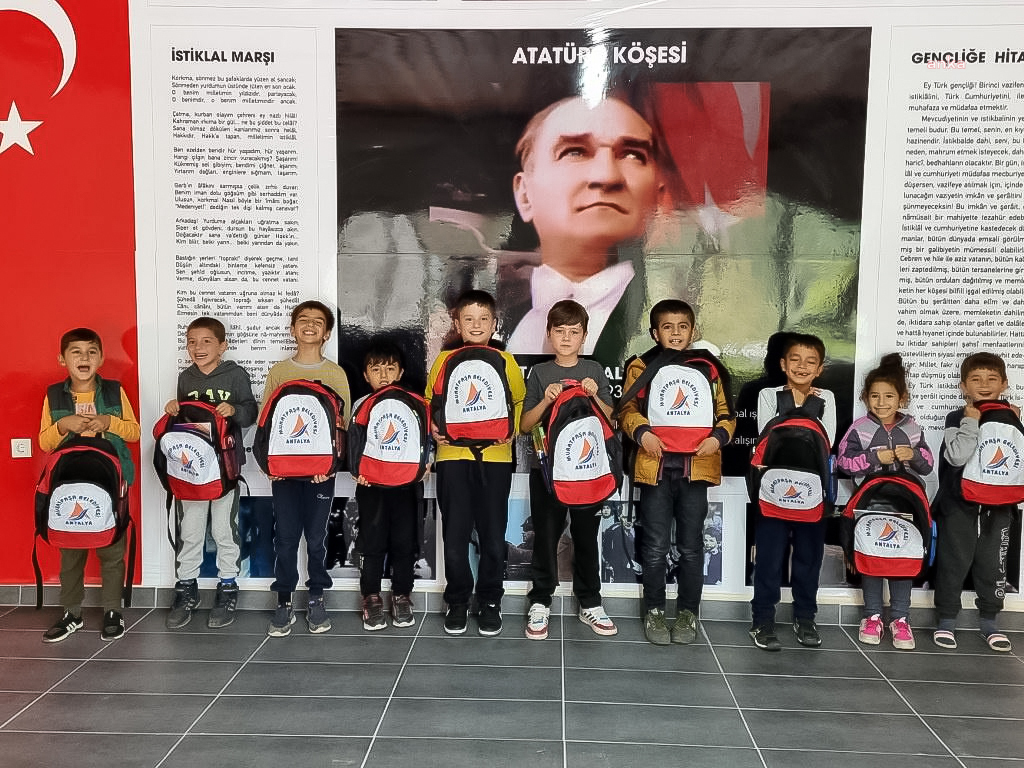 MURATPAŞA BELEDİYESİ'NDEN 19 YIL SONRA AÇILAN OKULA YARDIM