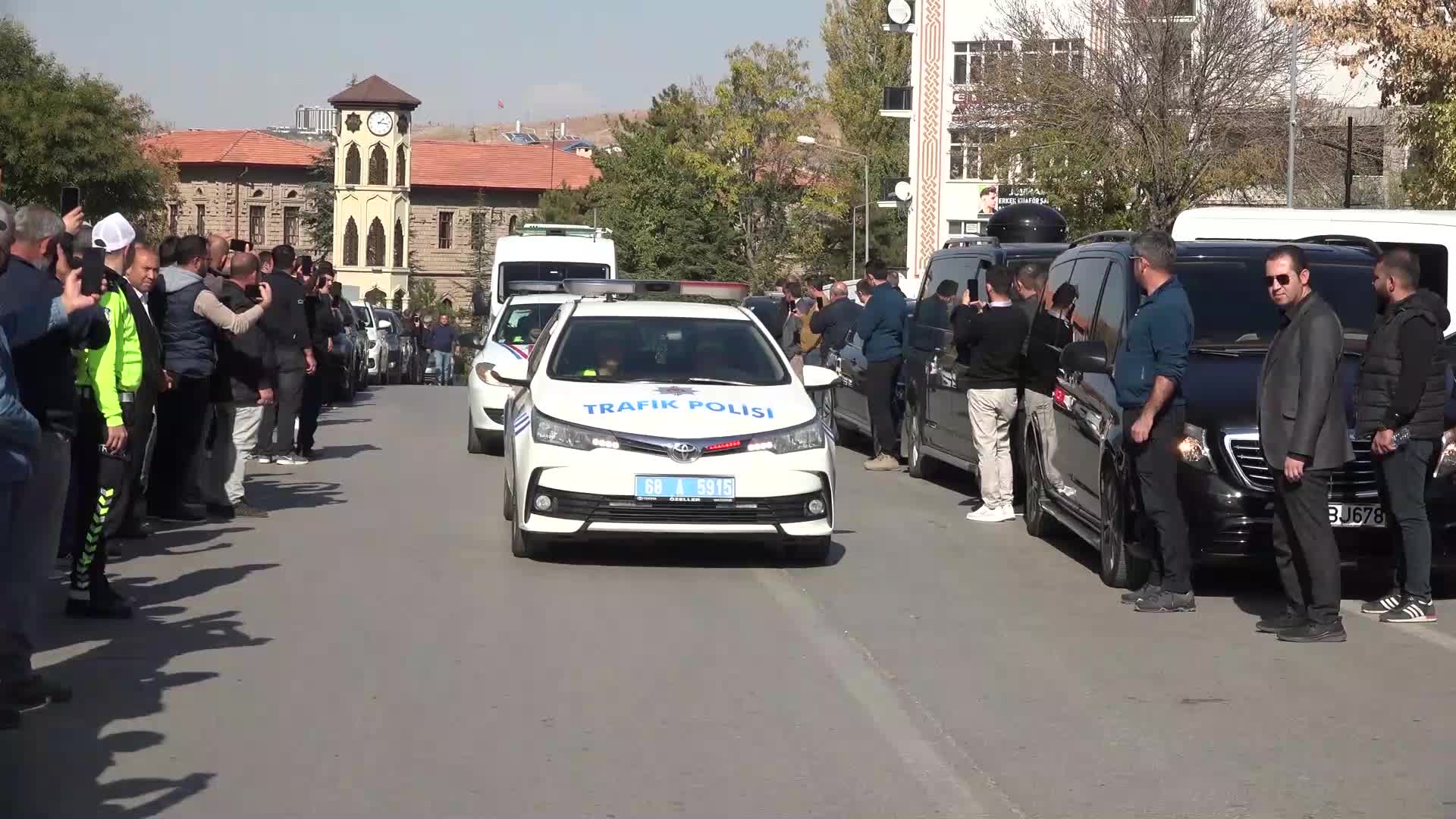 ŞEHİT İSTİHKAM ONBAŞI LOKMAN AKÇAĞLAYAN AKSARAY'DA SON YOLCULUĞUNA UĞURLANDI