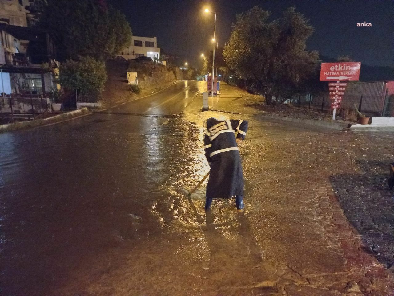 BODRUM'DA PLANLI ÇALIŞMALAR, OLASI SU TAŞKINLARINI ÖNLÜYOR