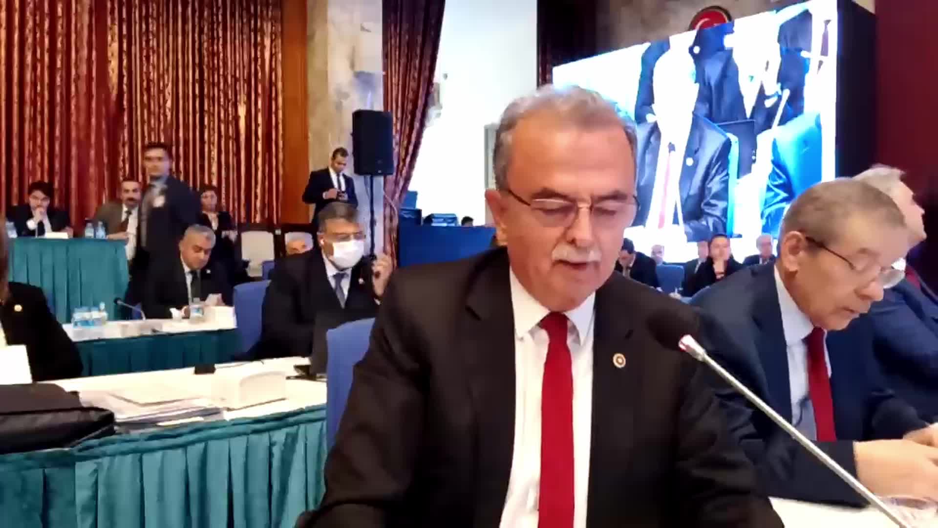 SÜLEYMAN GİRGİN: İŞÇİLERİ, EMEKÇİLERİ BAL GİBİ ENFLASYONA EZDİRDİNİZ