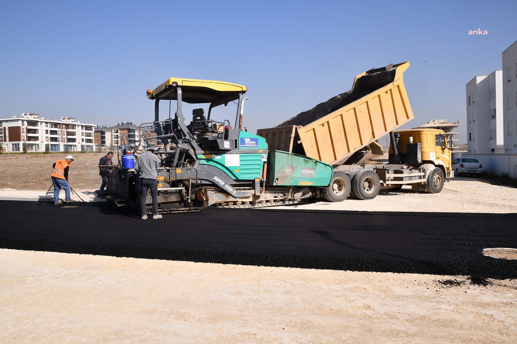 TEPEBAŞI BELEDİYESİ, SOKAKLARI YENİLEDİ
