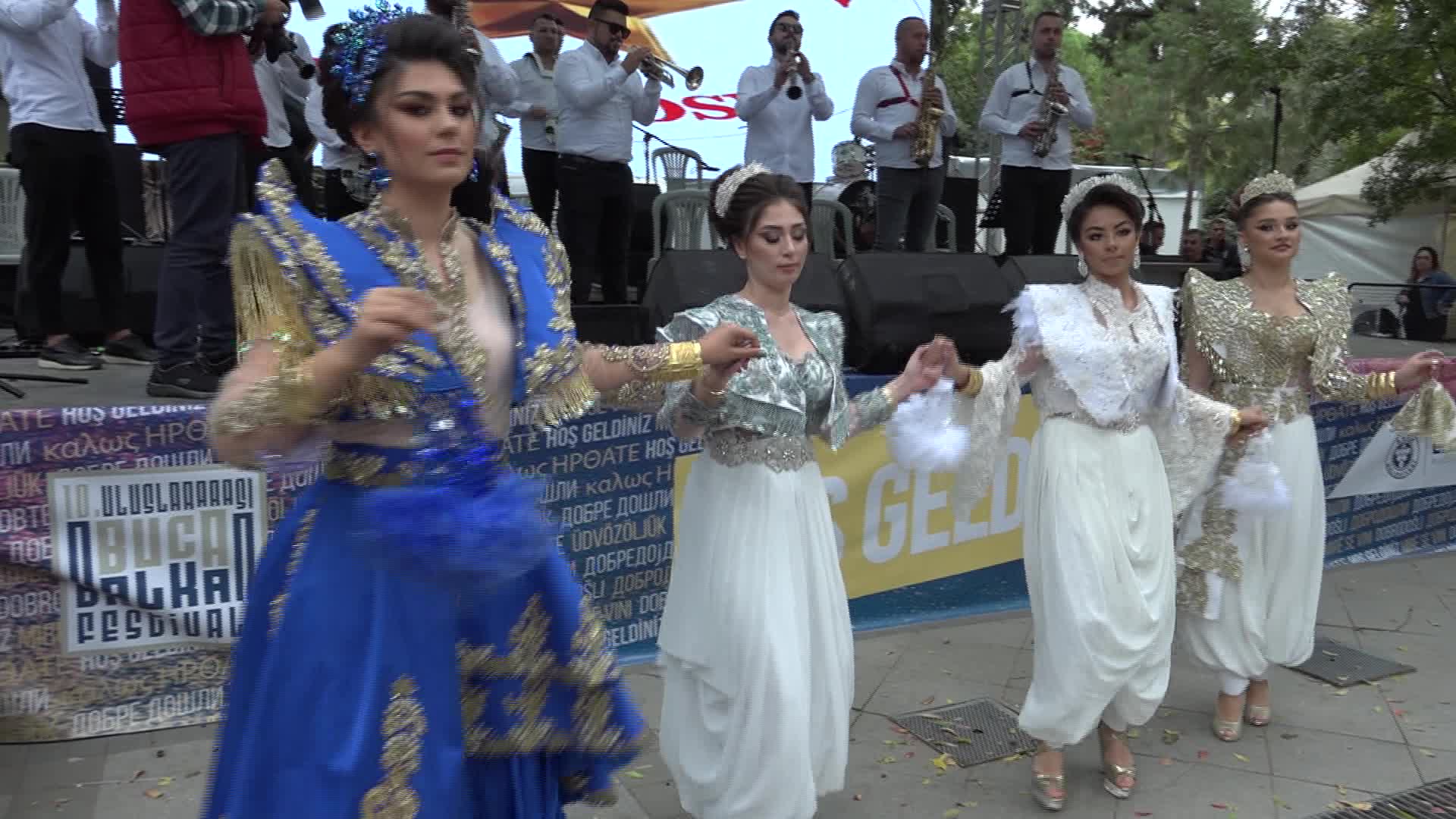 BUCA'DAKİ BALKAN FESTİVALİ SONE ERDİ