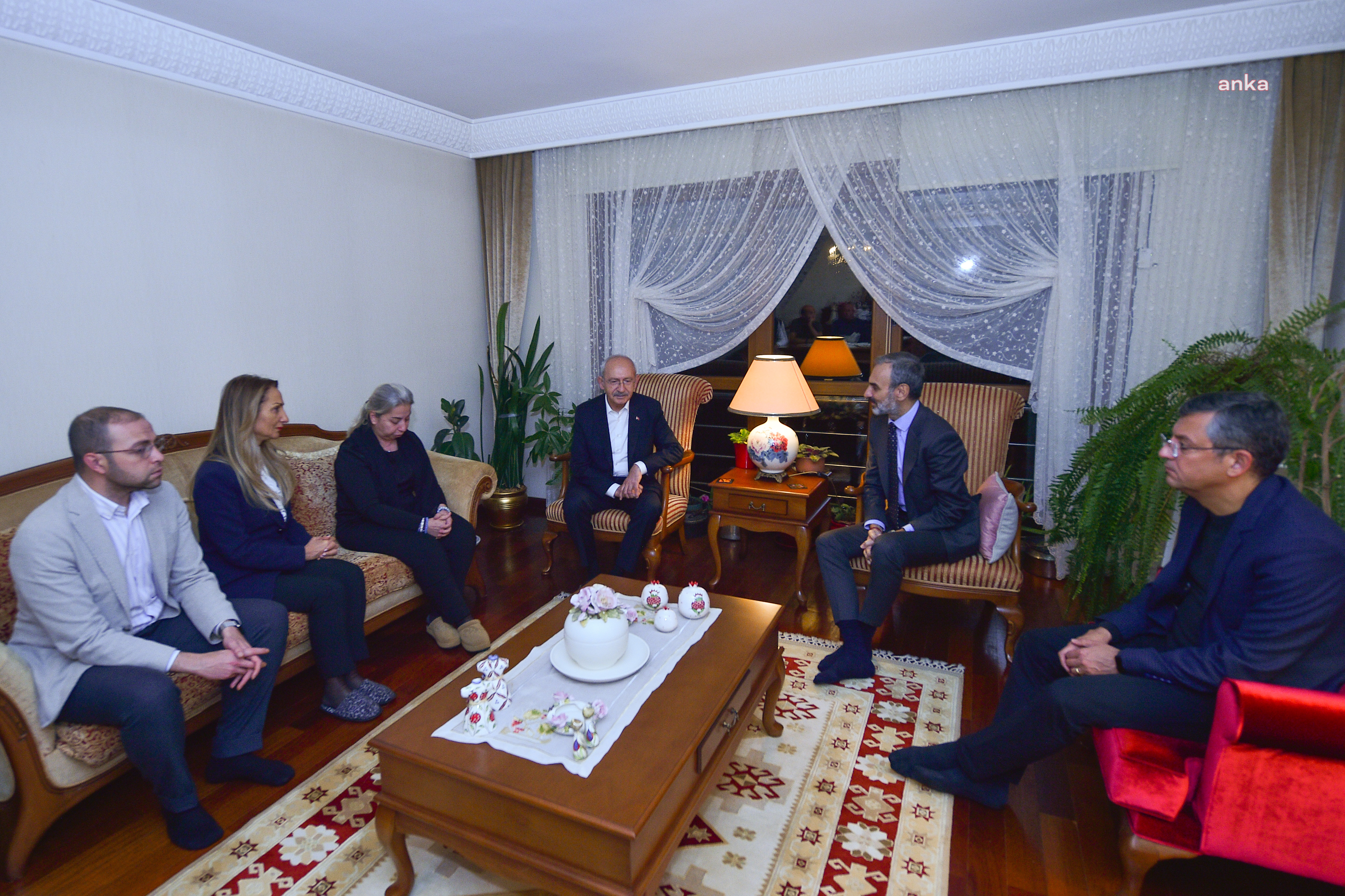 KILIÇDAROĞLU, GAZETECİ TÜLAY ÜNAL ÖÇTEN’E TAZİYE ZİYARETİNDE BULUNDU