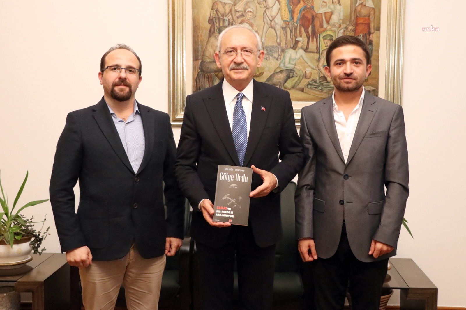 KILIÇDAROĞLU, “GÖLGE ORDU-SADAT’IN SIR PERDESİ ARALANIYOR” KİTABININ YAZARLARI İLE GÖRÜŞTÜ