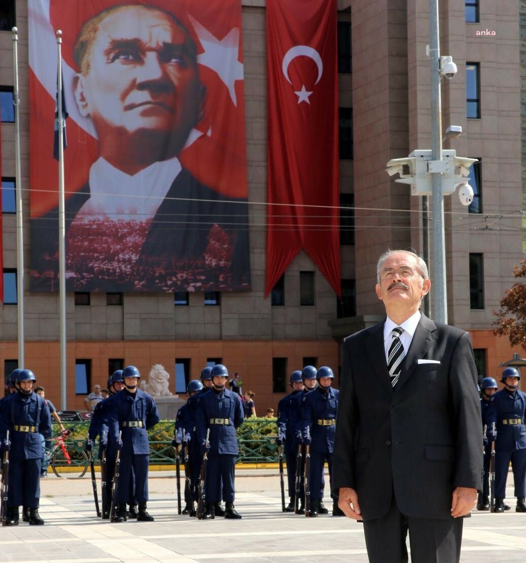 ESKİŞEHİR BÜYÜKŞEHİR BELEDİYE BAŞKANI YILMAZ BÜYÜKERŞEN’DEN 10 KASIM MESAJI