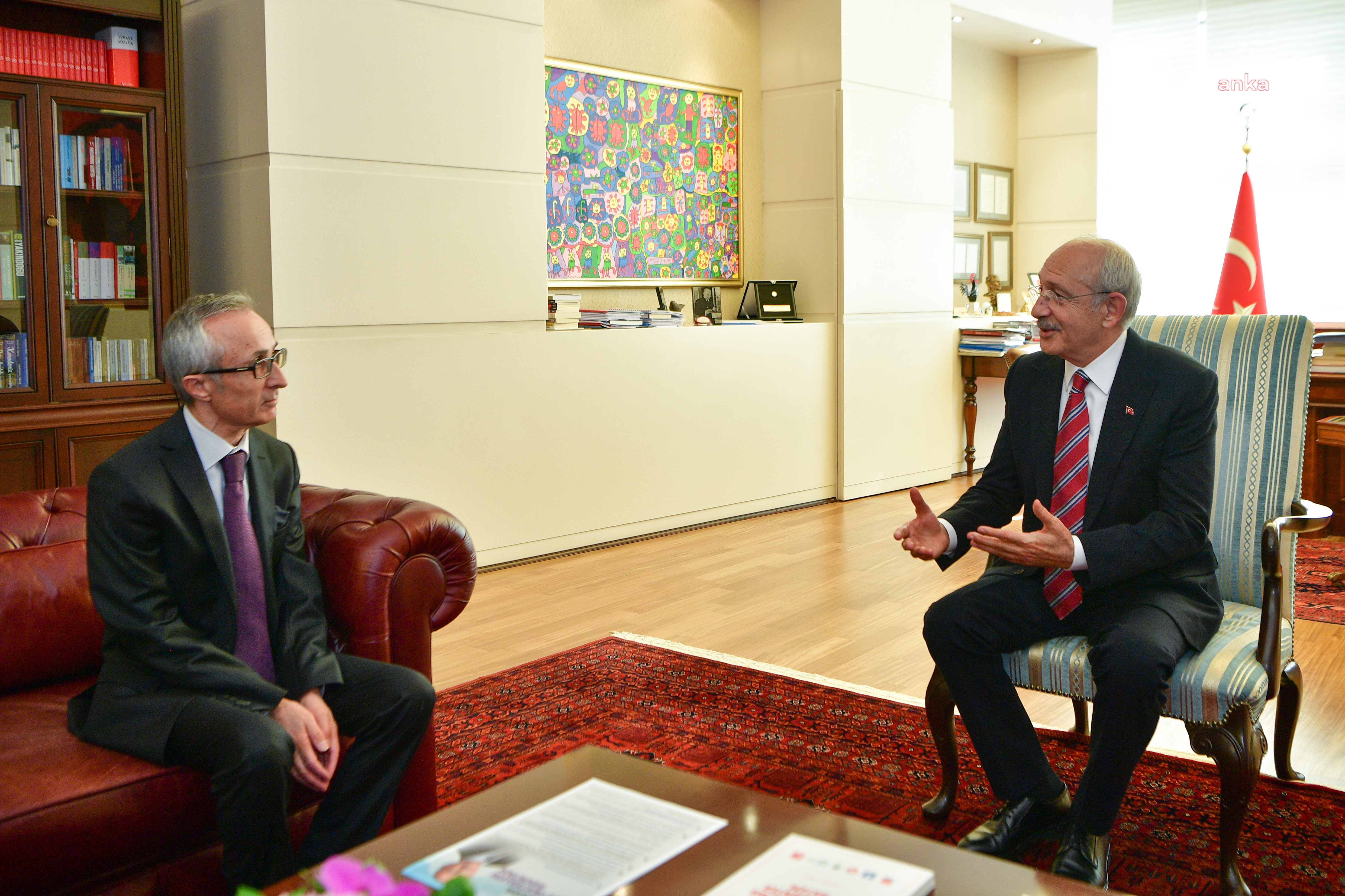 ESKİ AKP HAKKÂRİ MİLLETVEKİLİ ADAYI NECİP ZEYDAN, CHP’YE KATILDI