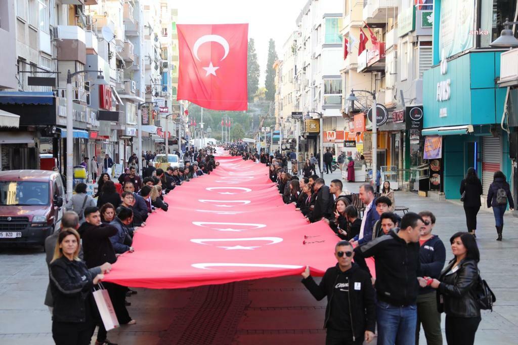 BAYRAKLI’DA HAYAT İKİ DAKİKA BOYUNCA DURDU