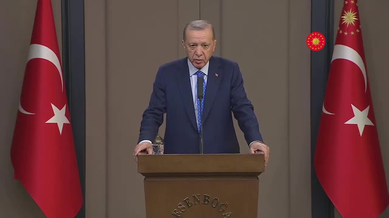 ERDOĞAN'DAN TAHIL KORİDORU AÇIKLAMASI: LİDER SİYASETİNİN GEREĞİNİ SAYIN PUTİN İLE YAPTIK. ÖZGÜVEN OLMAMIŞ OLSA BU ADIMI ATAMAYIZ