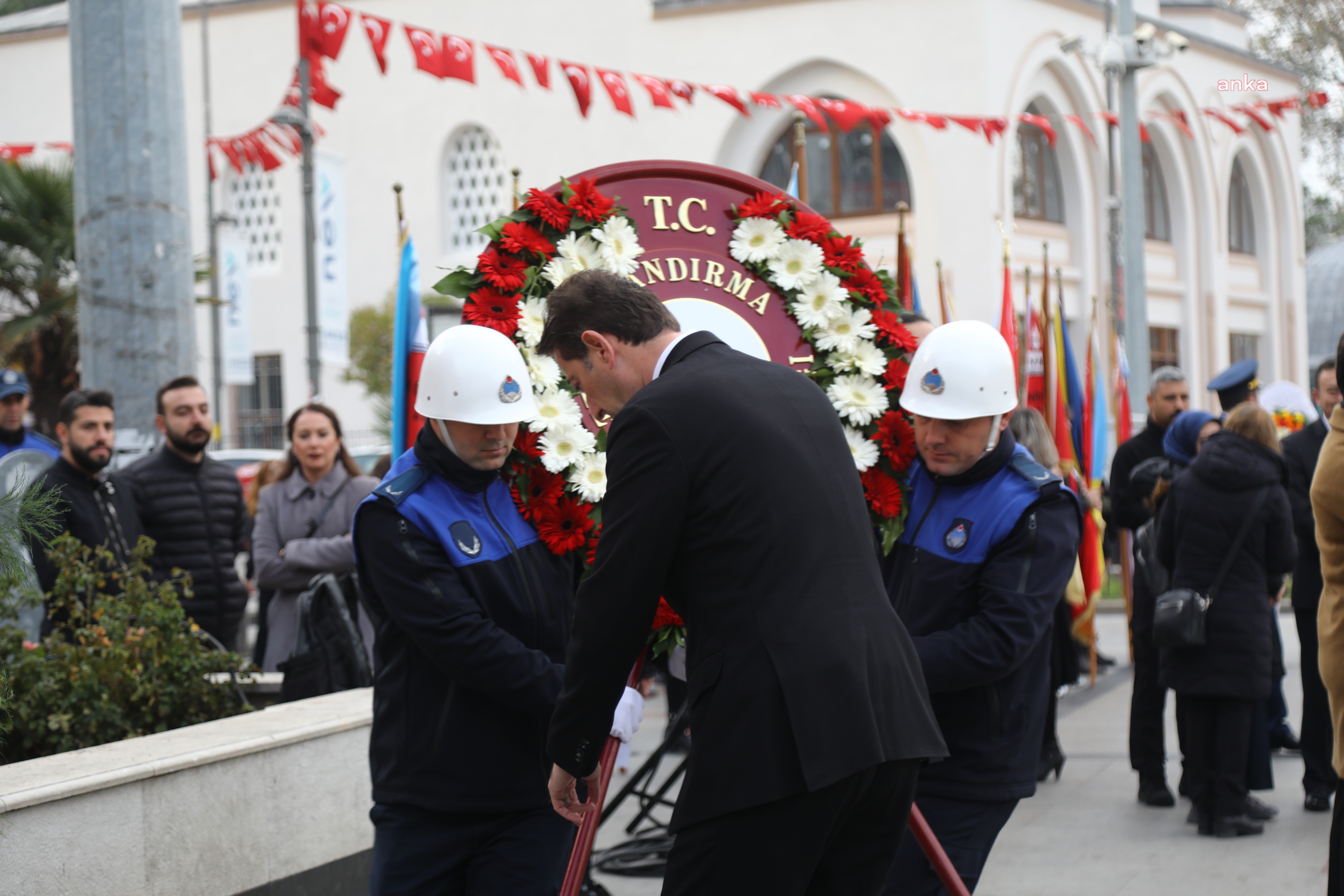 ULU ÖNDER ATATÜRK, BANDIRMA'DA TÖRENLE ANILDI