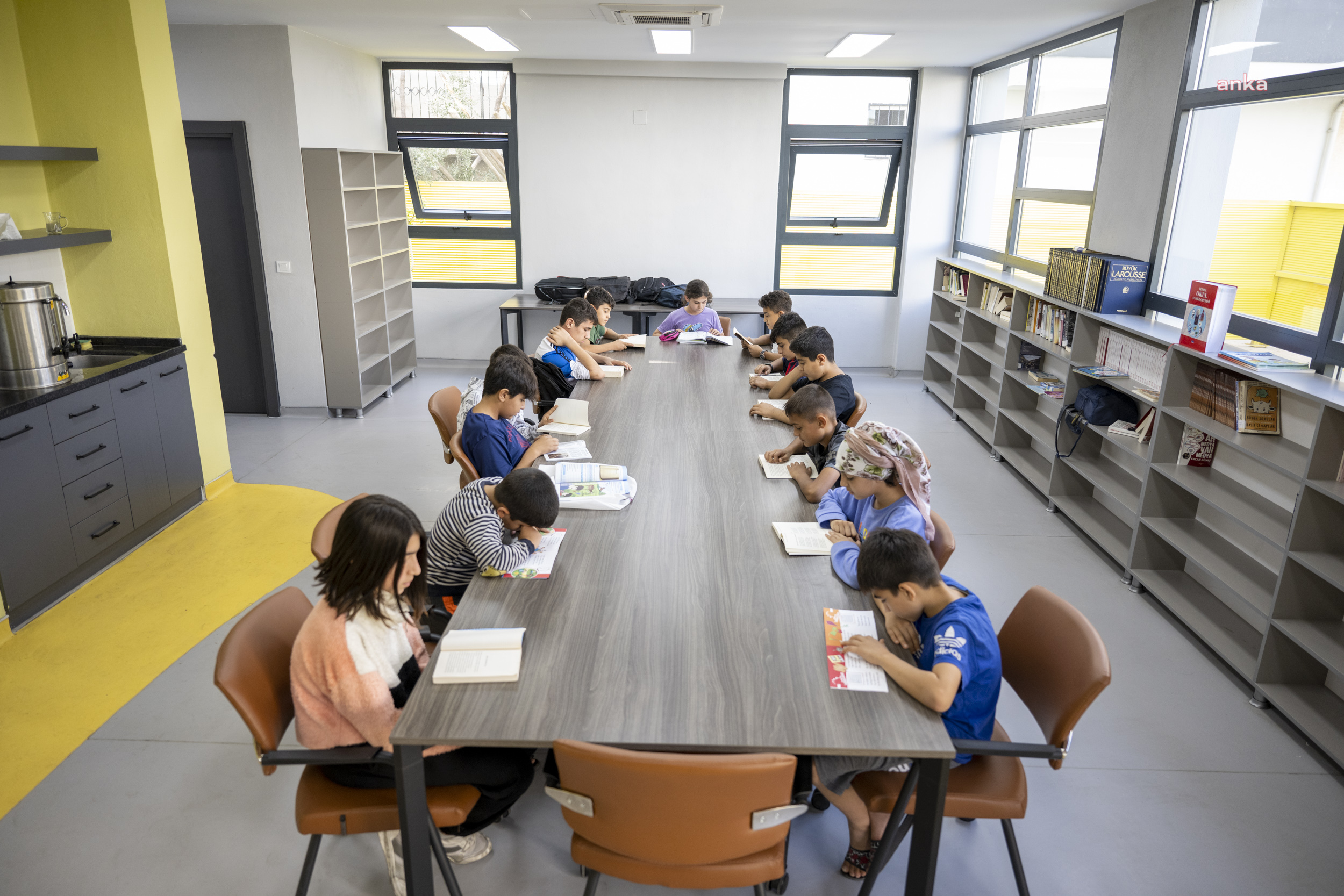 MERSİN BÜYÜKŞEHİR'İN AÇTIĞI HAL MAHALLESİ KÜTÜPHANESİ, ÖĞRENCİLERİN İKİNCİ EVİ OLDU