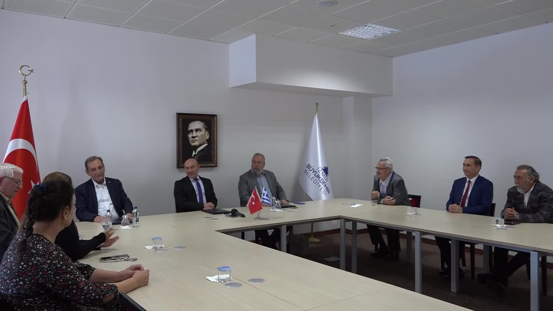 MERKEZEFENDİ BELEDİYESİ, YOL VE KALDIRIM ÇALIŞMALARINI SÜRDÜRÜYOR