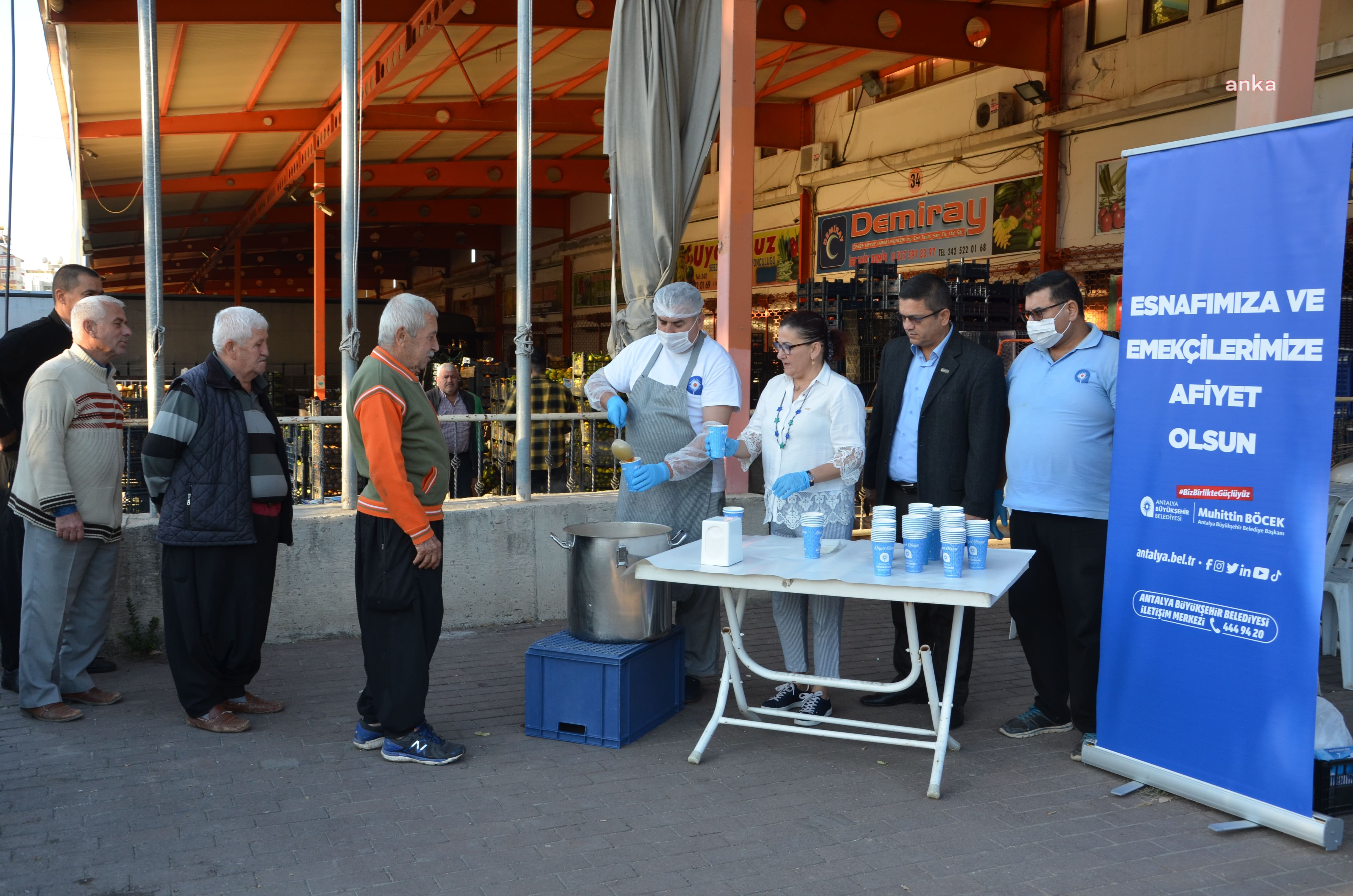 ANTALYA BÜYÜKŞEHİR'DEN ALANYA HAL ESNAFINA SICAK ÇORBA