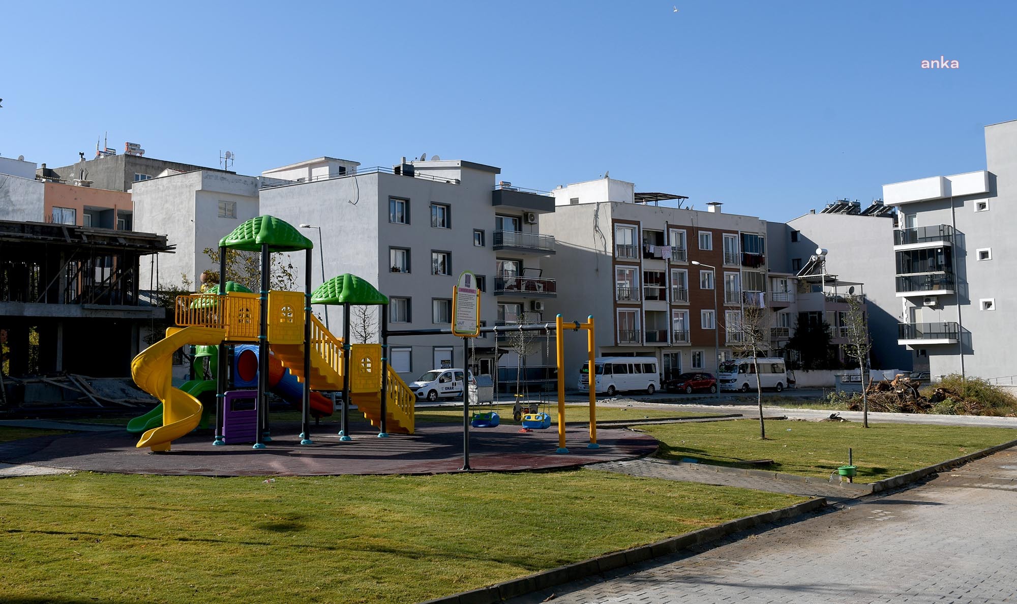 KUŞADASI BELEDİYESİ SANATLA YEŞİLİ BİRLEŞTİRİYOR