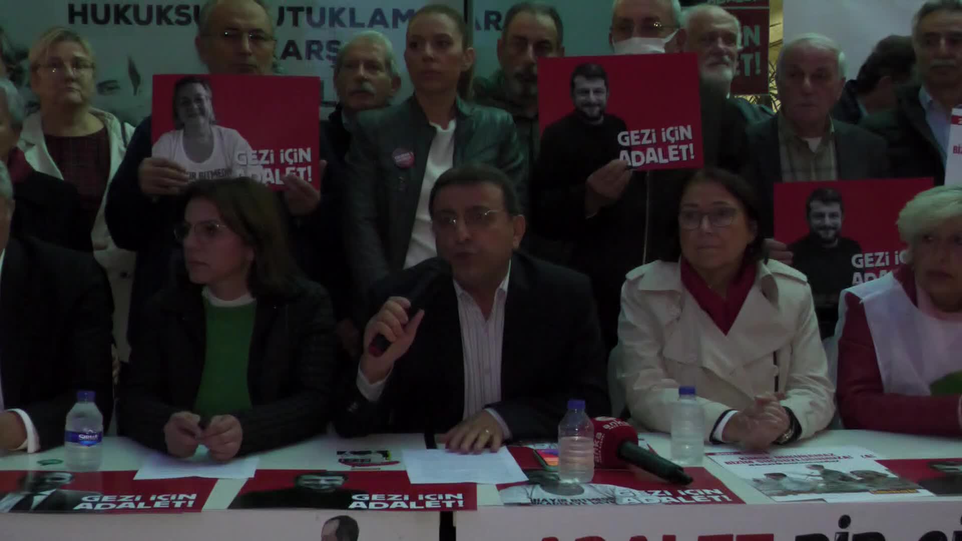 GEZİ DAVASI TUTUKLULARI İÇİN 200. ADALET NÖBETİ TUTULDU: “BU ÜLKENİN EN GÖRKEMLİ HALK HAREKETİ OLAN GEZİ’YE SAHİP ÇIKMAYI KARARLILIKLA SÜRDÜRECEĞİZ”