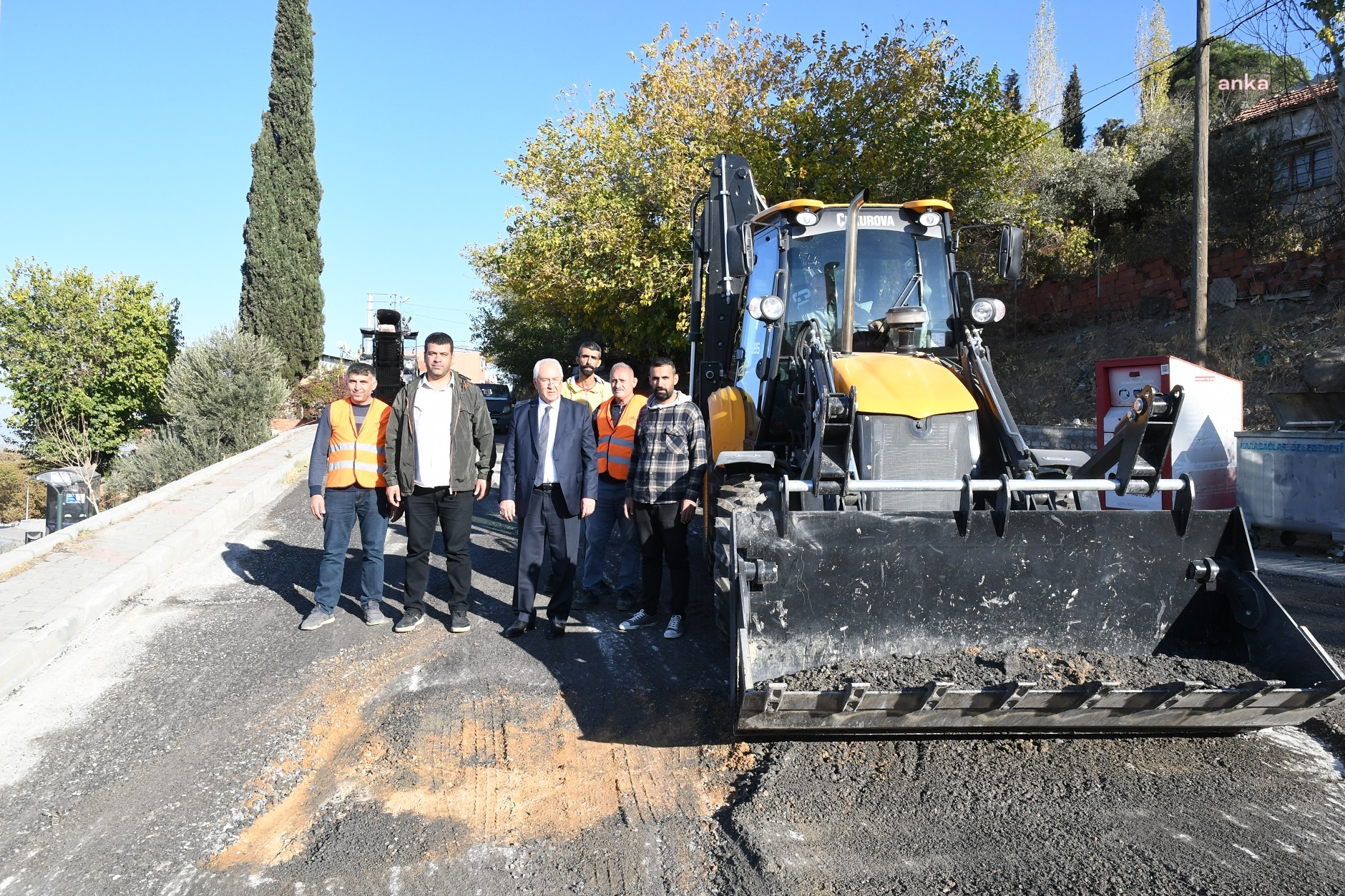 KARABAĞLAR BELEDİYESİ, ASFALT ÇALIŞMALARINI SÜRDÜRÜYOR