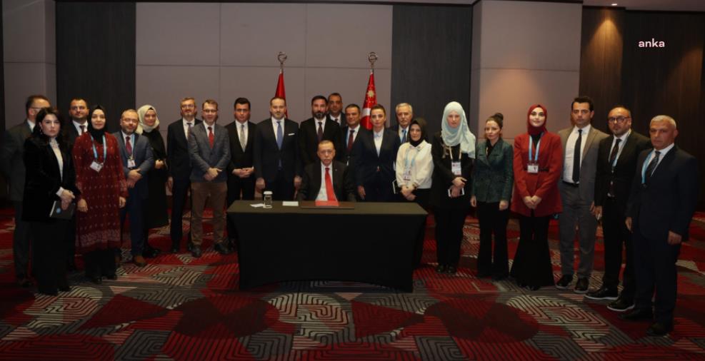 ERDOĞAN: “KENDİ BELEDİYE BAŞKANLARINA ACABA BAY KEMAL Mİ KREDİYİ BULUYOR? TEMİNATI VEREN BENİM. TEMİNAT VERİRSEK ADAMLAR KREDİ VERİYOR”