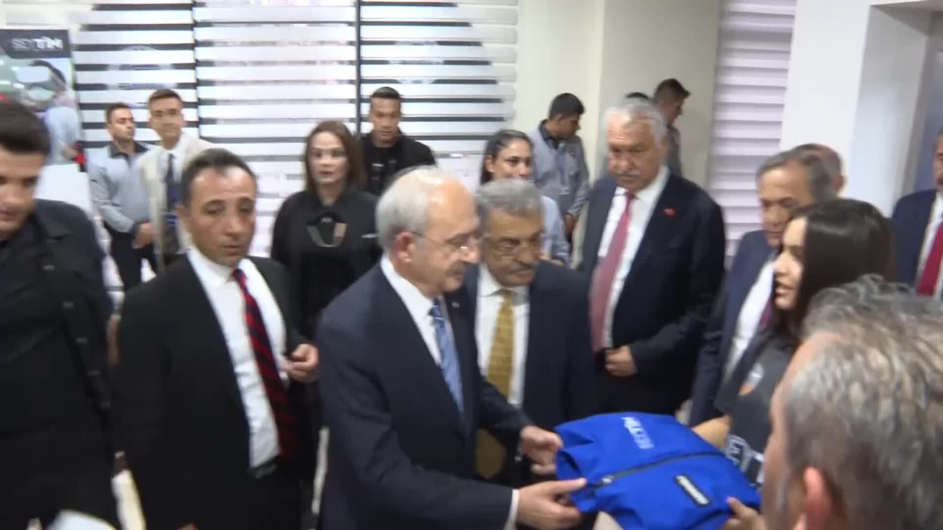 KILIÇDARDOĞLU ADANA’DA, SEYHAN BELEDİYESİ TEKNOLOJİ VE İNOVASYON MERKEZİ’Nİ ZİYARET ETTİ