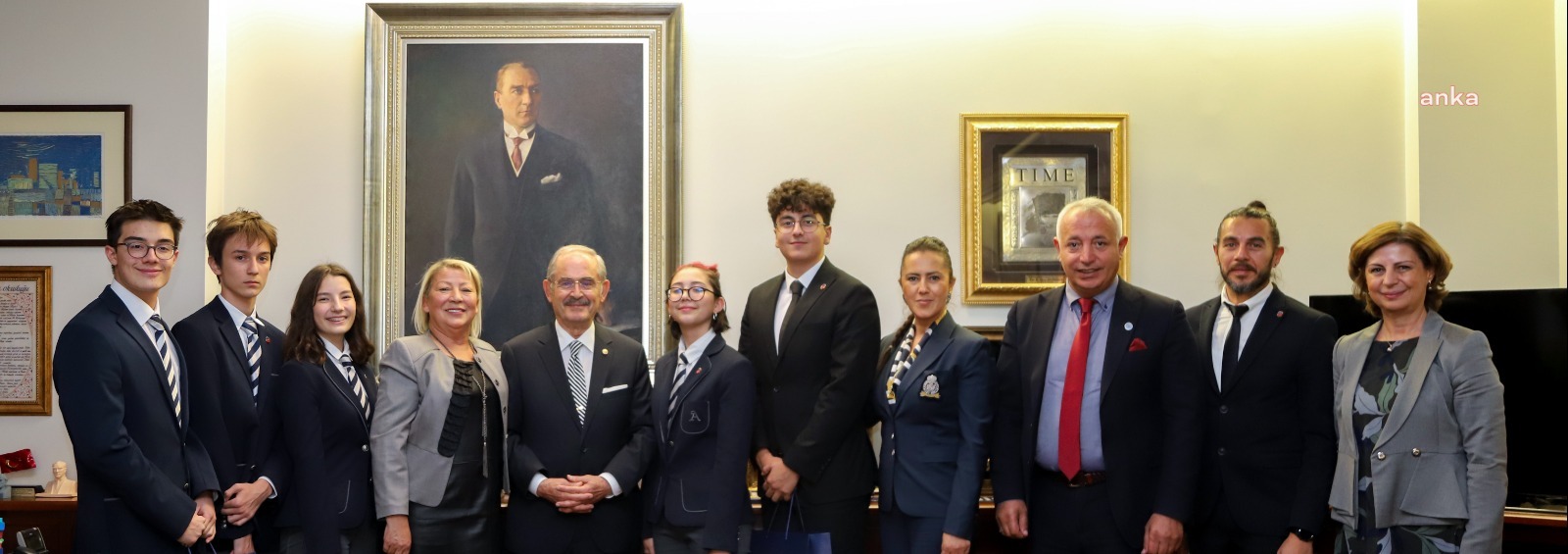 GENÇ GİRİŞİMCİLERDEN YILMAZ BÜYÜKERŞEN'E ZİYARET