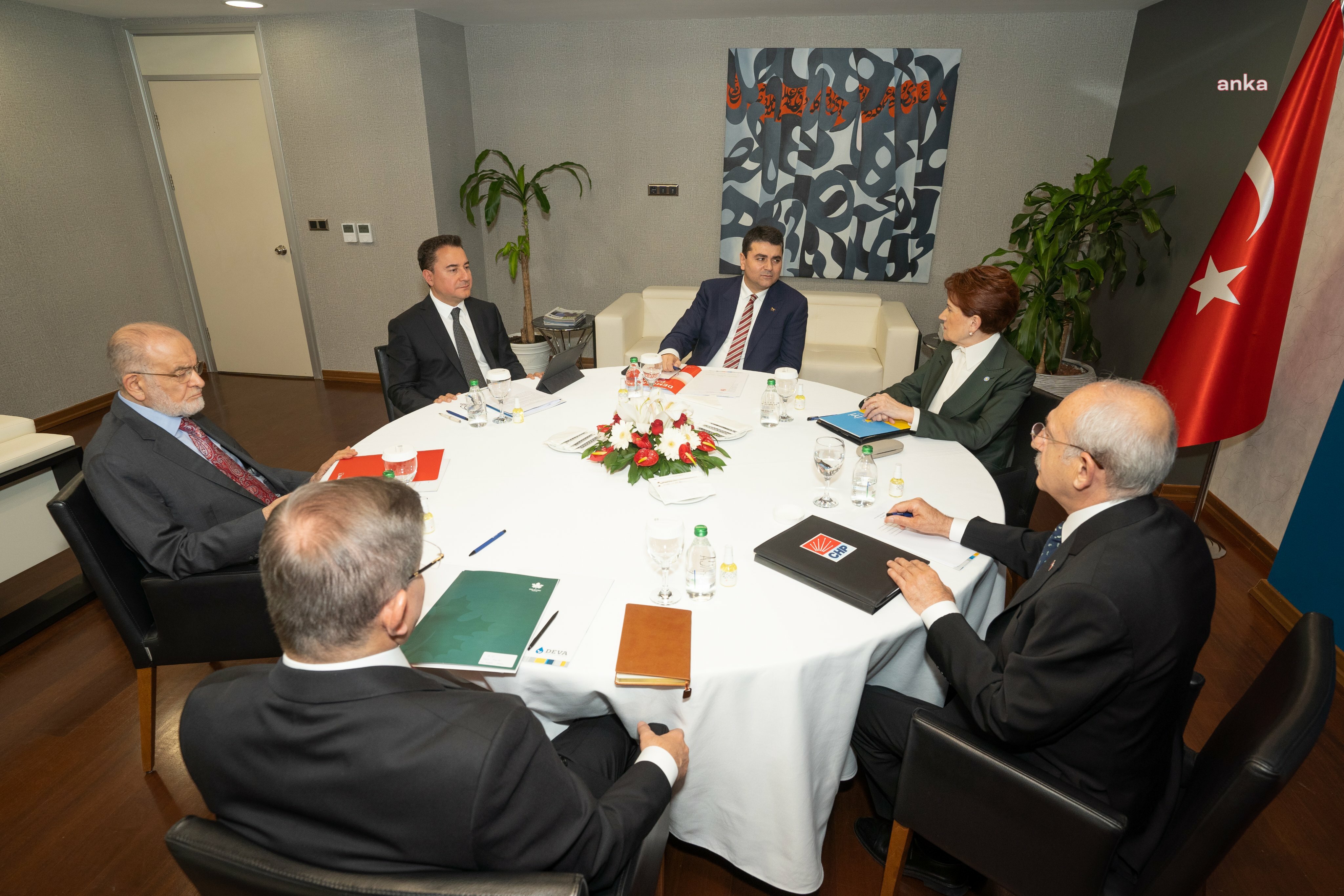 KARAMOLLAOĞLU: HEP BİRLİKTE GÜÇLÜ VE MÜREFFEH TÜRKİYE’Yİ; ADALET, LİYAKAT VE İSTİŞARE İLE İNŞA EDECEĞİZ