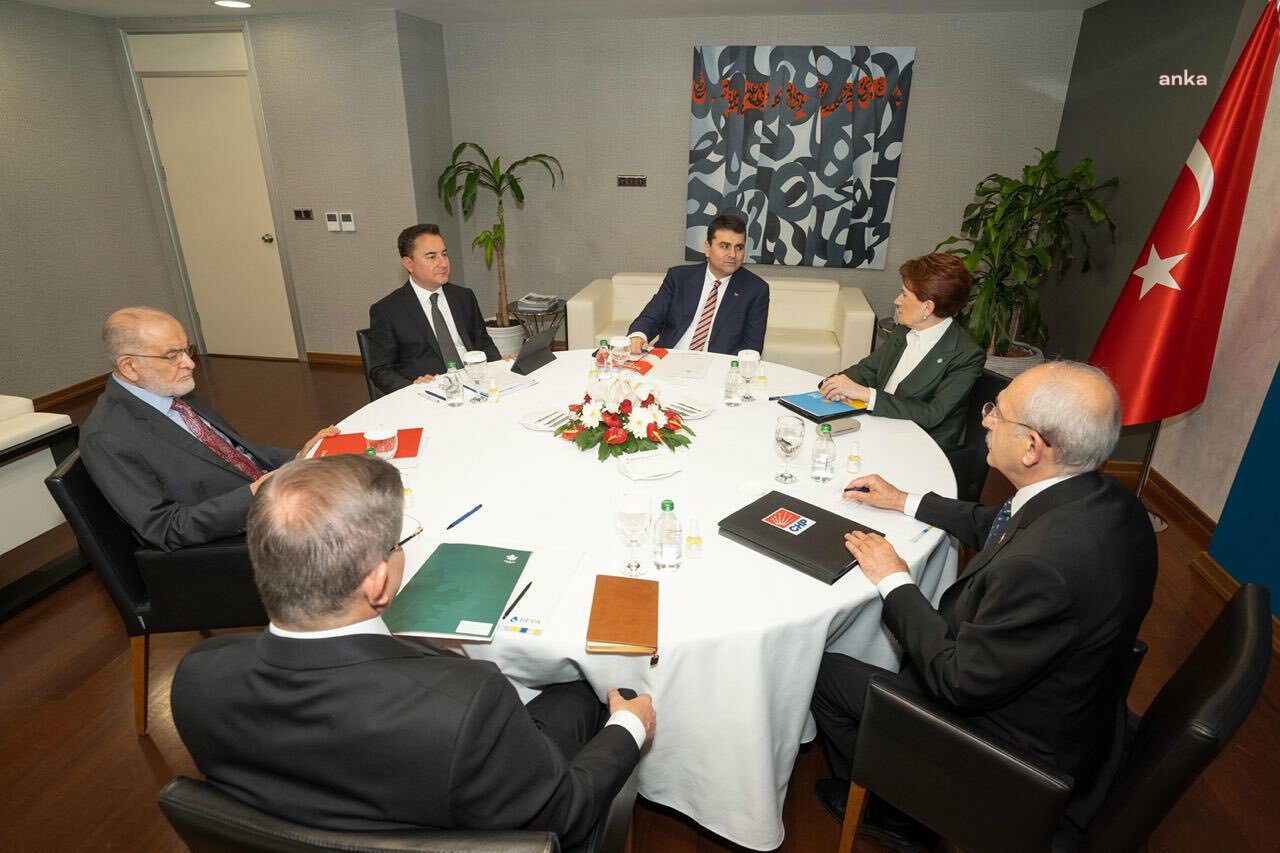 BABACAN: EV SAHİPLİĞİNİ YAPTIĞIMIZ LİDERLER ZİRVESİ’Nİ TAMAMLADIK. ÜLKEMİZ İÇİN HAYIRLI OLSUN