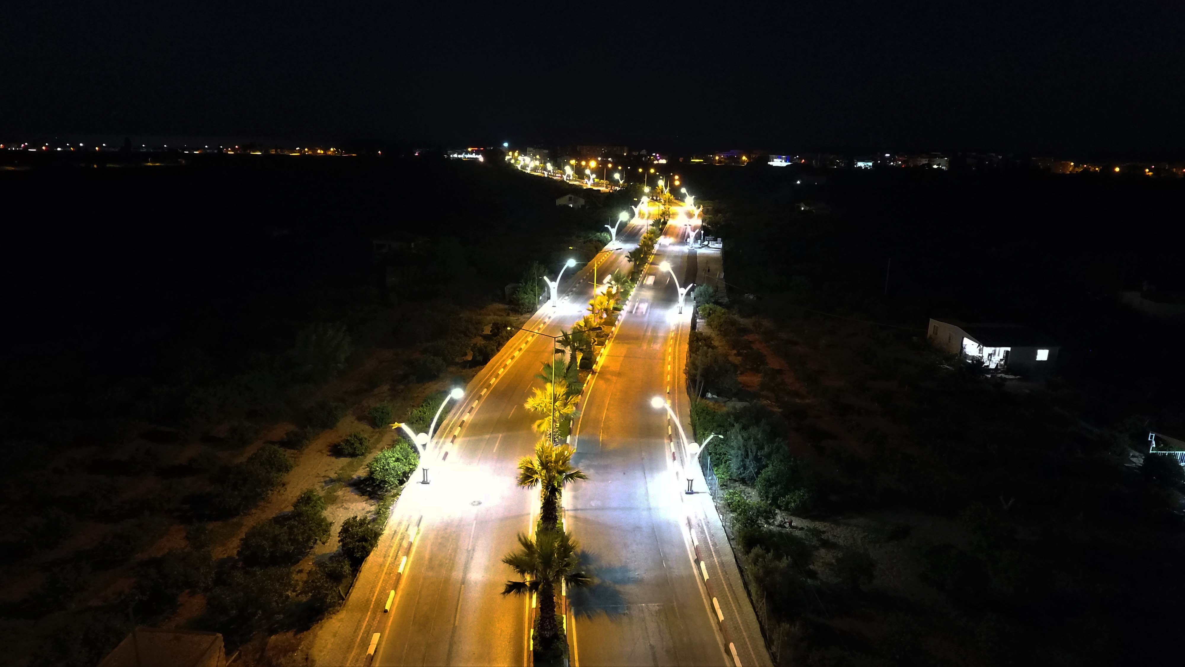 MENDERES, IŞIL IŞIL