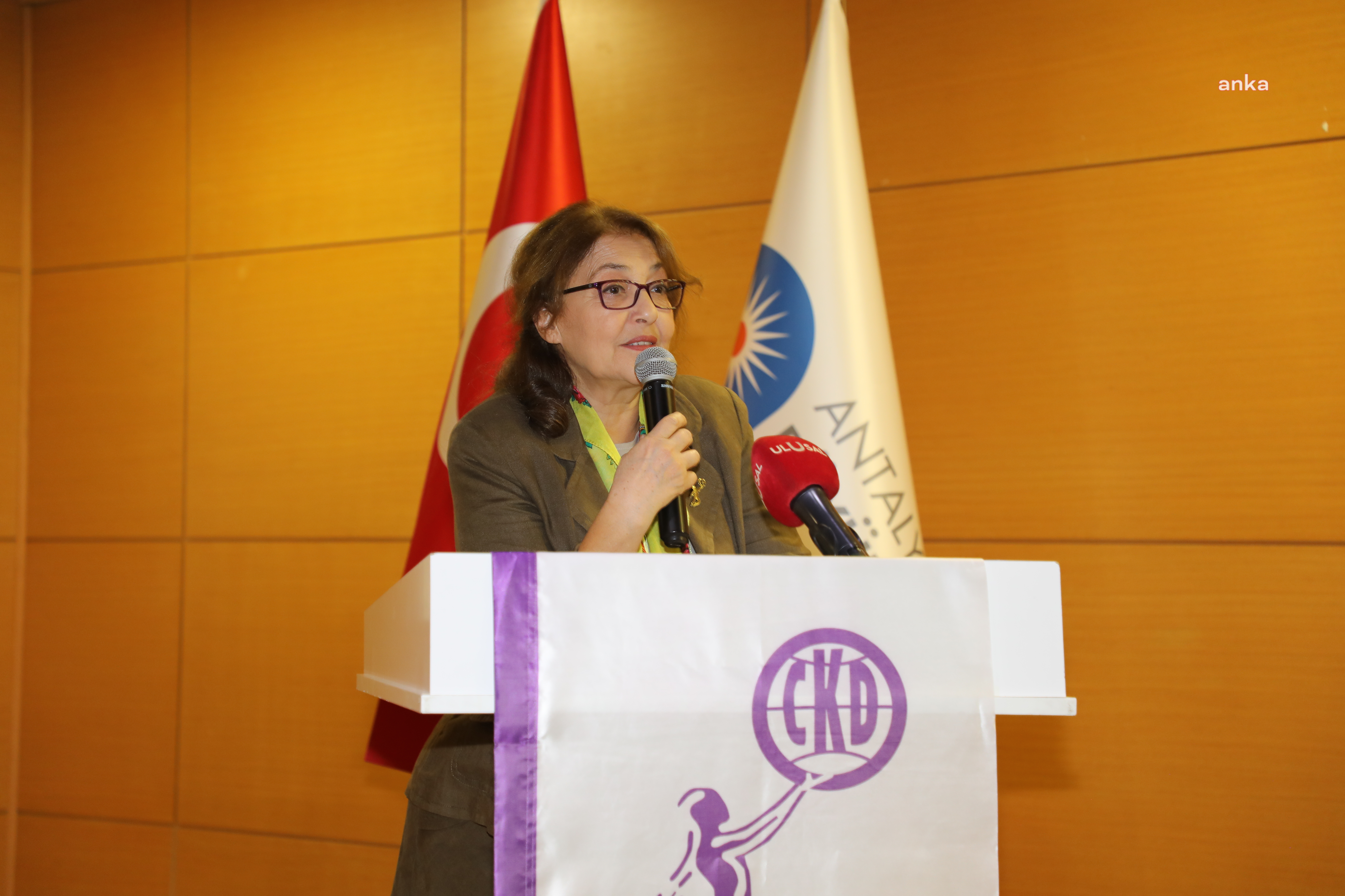 ANTALYA BÜYÜKŞEHİR’DE ÇİFTÇİ KADINLAR ZİRVESİ YAPILDI