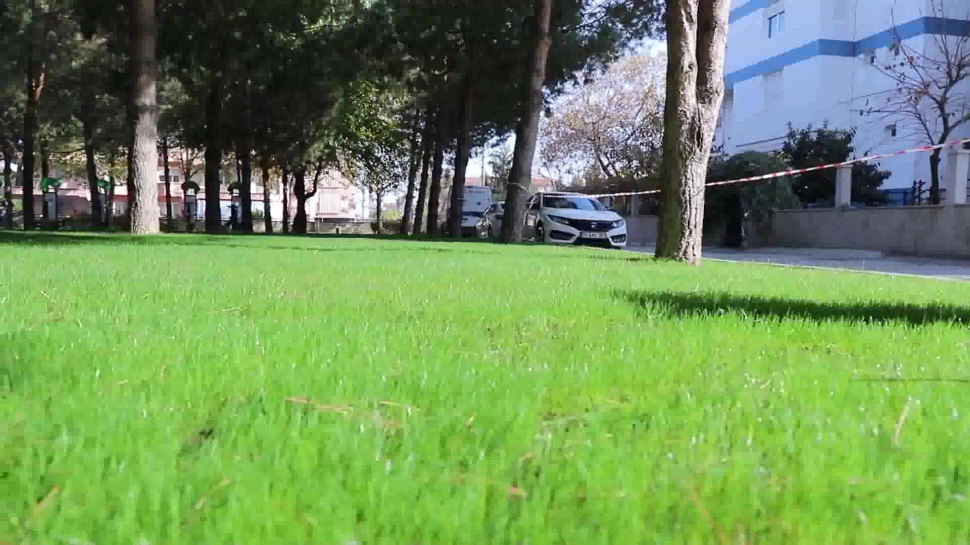 MERKEZEFENDİ BELEDİYESİ'NDEN PARKLARDA TEMİZLİK VE BAKIM ÇALIŞMASI