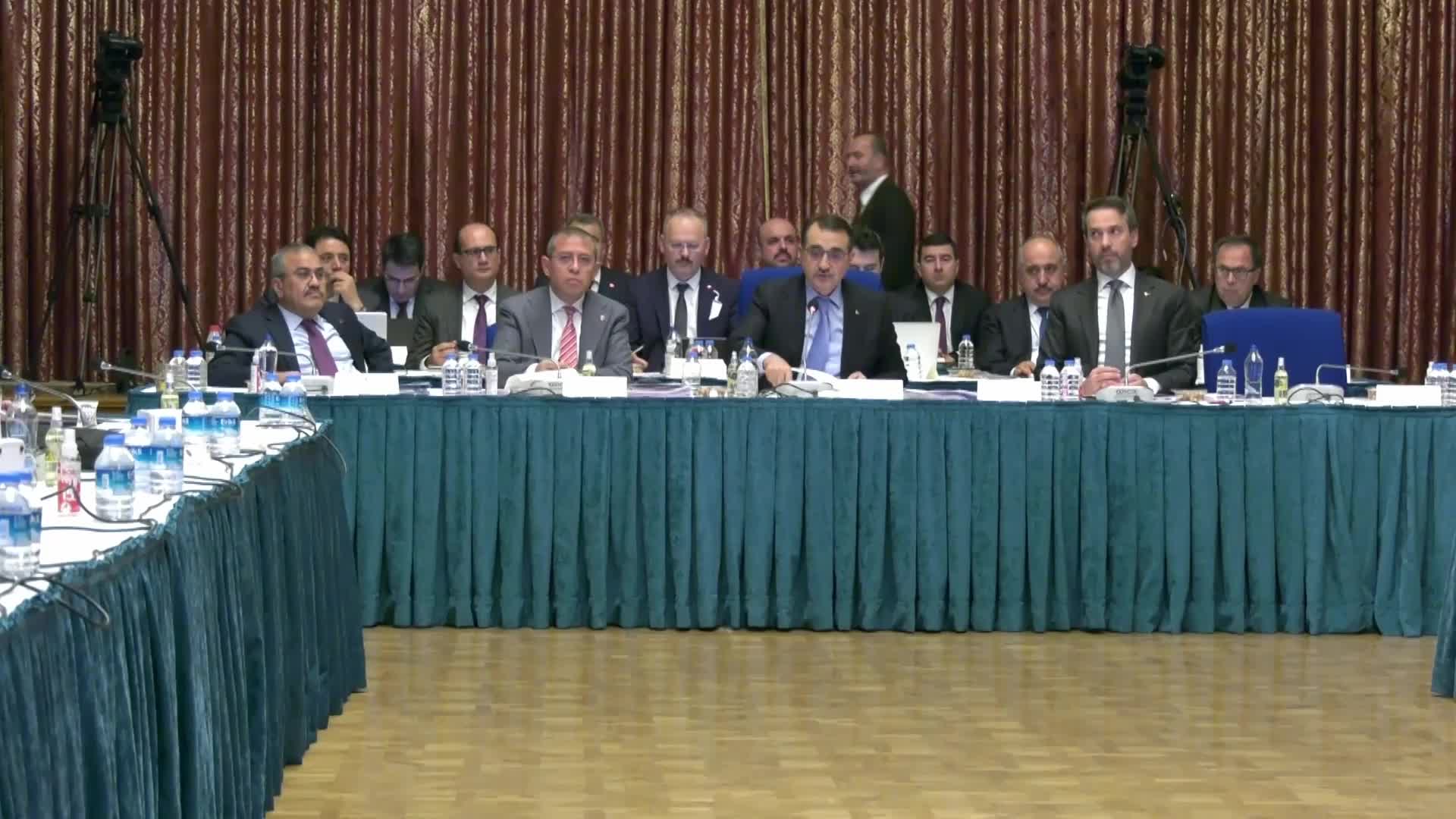 ENERJİ BAKANI DÖNMEZ’DEN AMASRA AÇIKLAMASI: “ÖN RAPORA BAĞLI OLARAK SUÇLU İLAN EDECEKSEK O ZAMAN MAHKEMELERE NEDEN İHTİYAÇ VAR. BİLİRKİŞİ RAPORU GELİR HÂKİME ÇIKMADAN HERKESİ İÇERİ TIKARIZ”