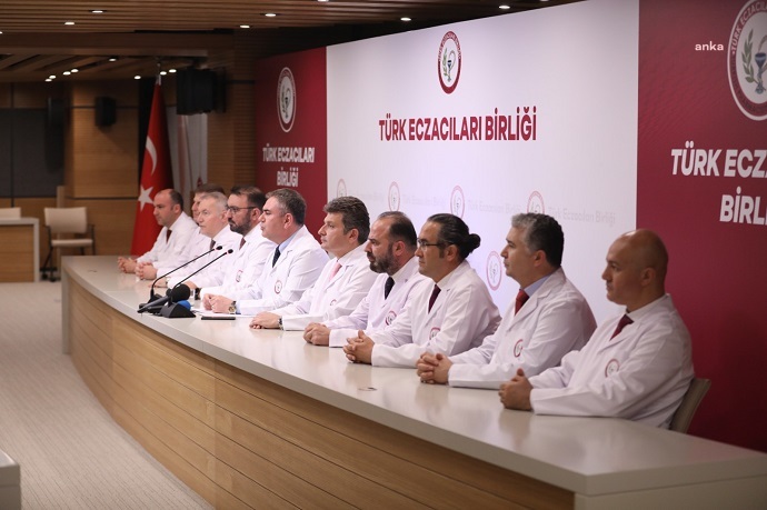 TÜRK ECZACILARI BİRLİĞİ: HAKKIMIZ OLANI ALANA KADAR MÜCADELEMİZE DEVAM EDECEĞİZ