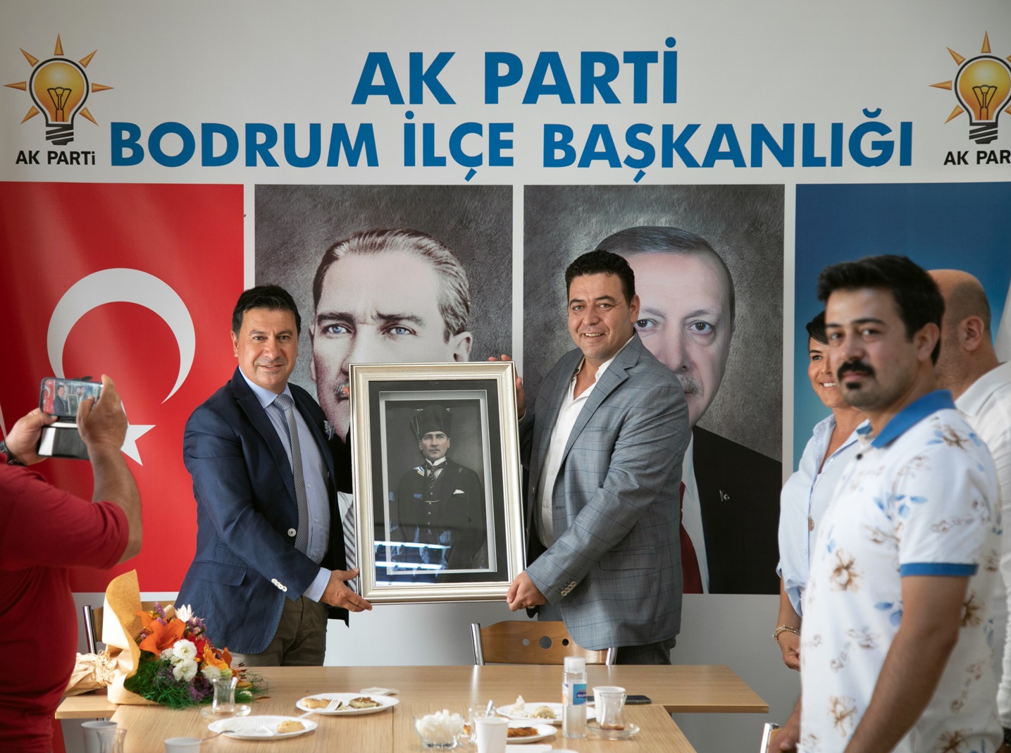 BODRUM BELEDİYE BAŞKANI ARAS'TAN SİYASİ PARTİLERE ZİYARET