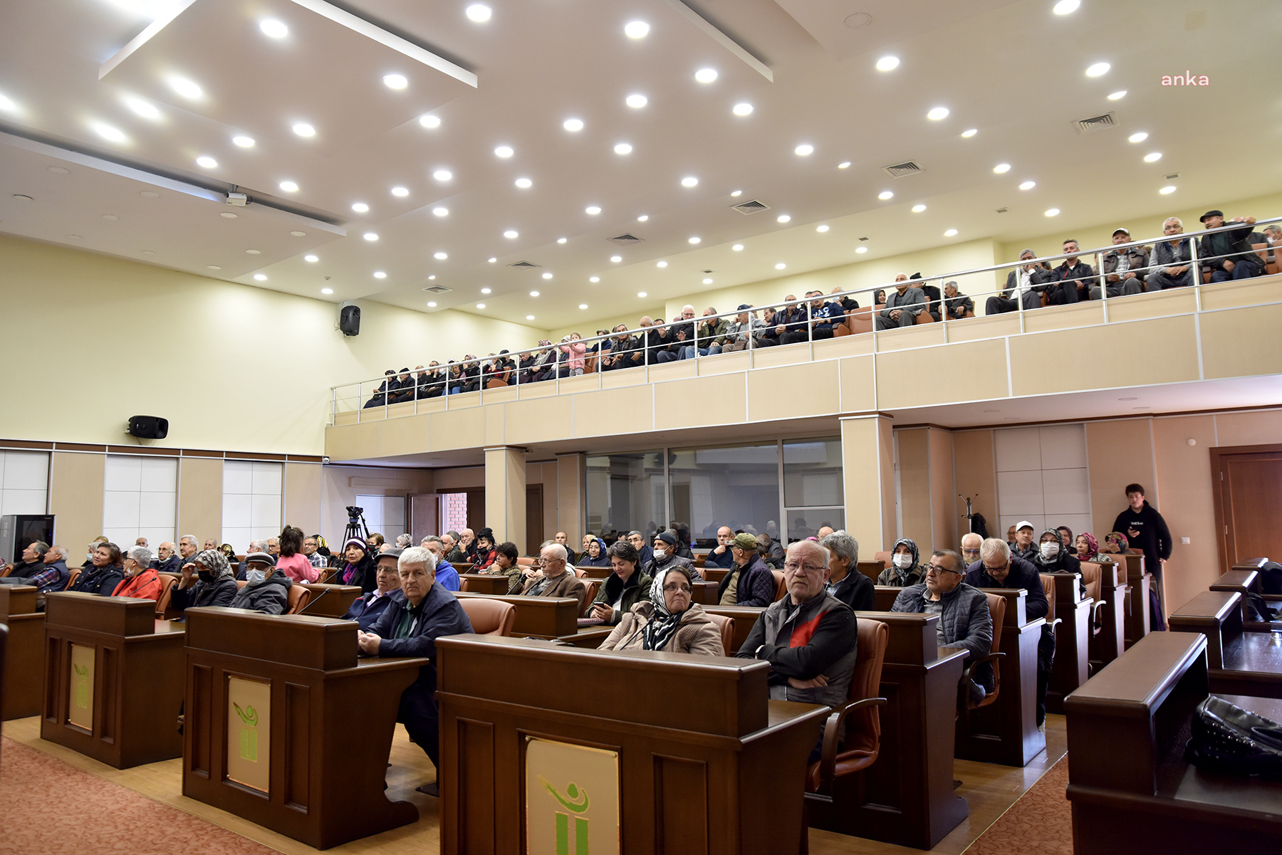 TEPEBAŞI BELEDİYESİ’NİN ‘GÖNÜLLÜ BAHÇELERİ’ İÇİN KURALAR ÇEKİLDİ