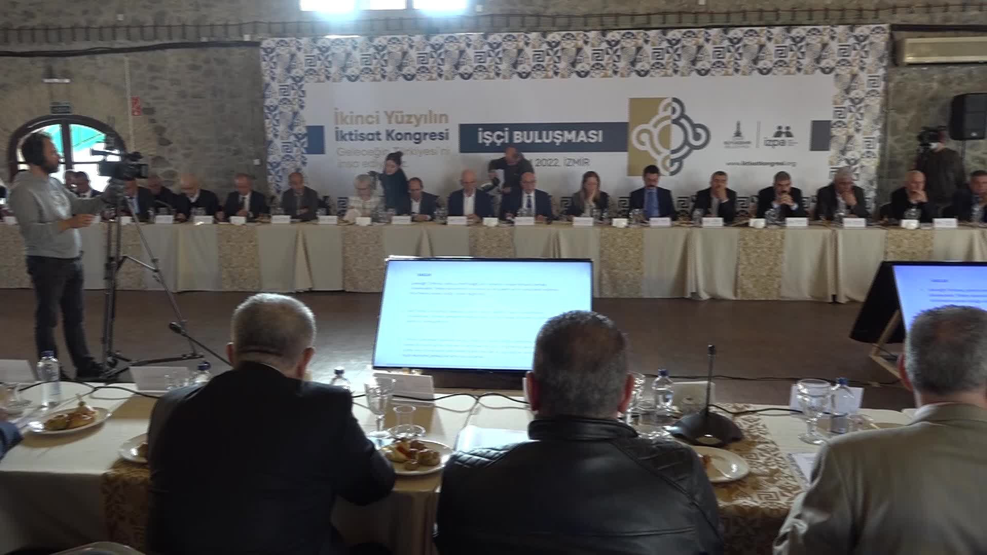 İZMİR'DE İŞÇİ BULUŞMASININ SONUÇ BİLDİRGESİ AÇIKLANDI