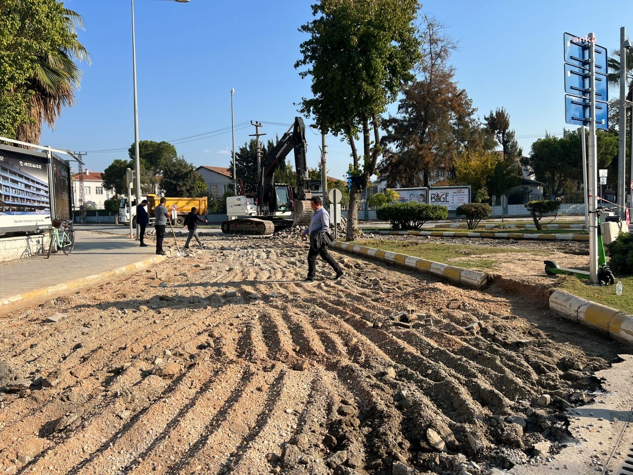 FETHİYE BELEDİYESİ, ÜSTYAPI ÇALIŞMALARINA DEVAM EDİYOR