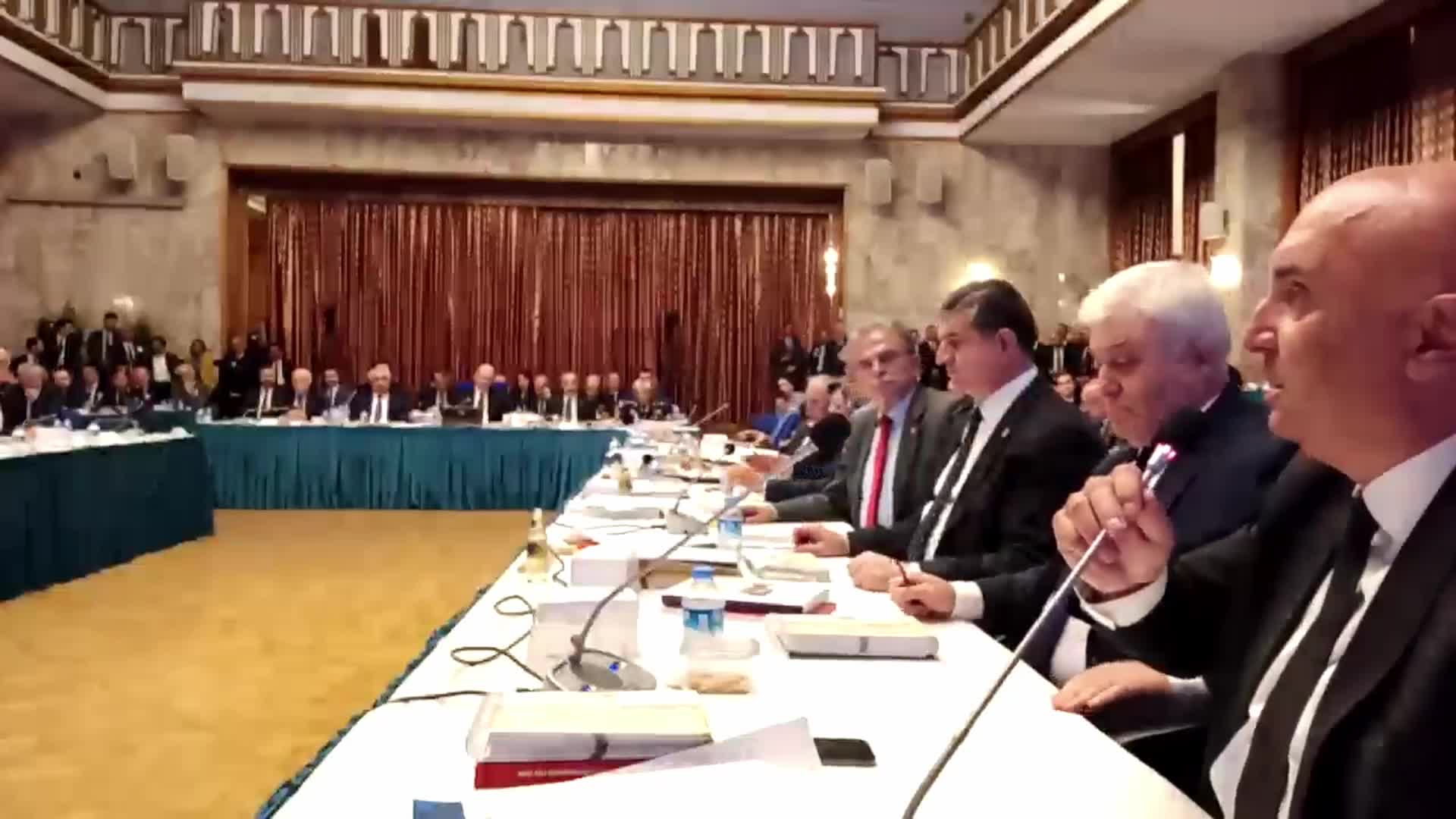 BÜTÇE GÖRÜŞMELERİNDE, SOYLU’NUN KILIÇDAROĞLU'NU İTHAM EDEN SÖZLERİNE CHP GRUBU SERT TEPKİ GÖSTERDİ… ENGİN ÖZKOÇ: “SAYIN RECEP TAYYİP ERDOĞAN İÇİN BU LAFI KULLANSAM ORADA OTURUR MUSUNUZ? OTURMAZSINIZ, BİZ DE BURADA OTURMAYIZ”