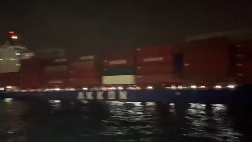 İSTANBUL'DA ARIZALANAN GEMİ AHIRKAPI AÇIKLARINA ÇEKİLDİ: BOĞAZ TRAFİĞİ NORMALE DÖNDÜ