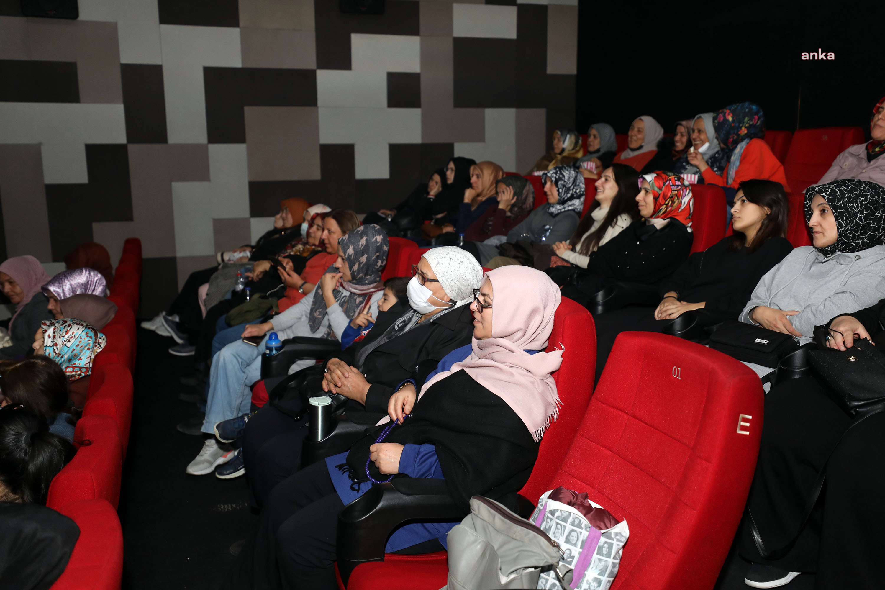 YENİMAHALLE BELEDİYESİ, KURSİYERLERİ İÇİN 'SİNEMA GÜNLERİ' DÜZENLEDİ