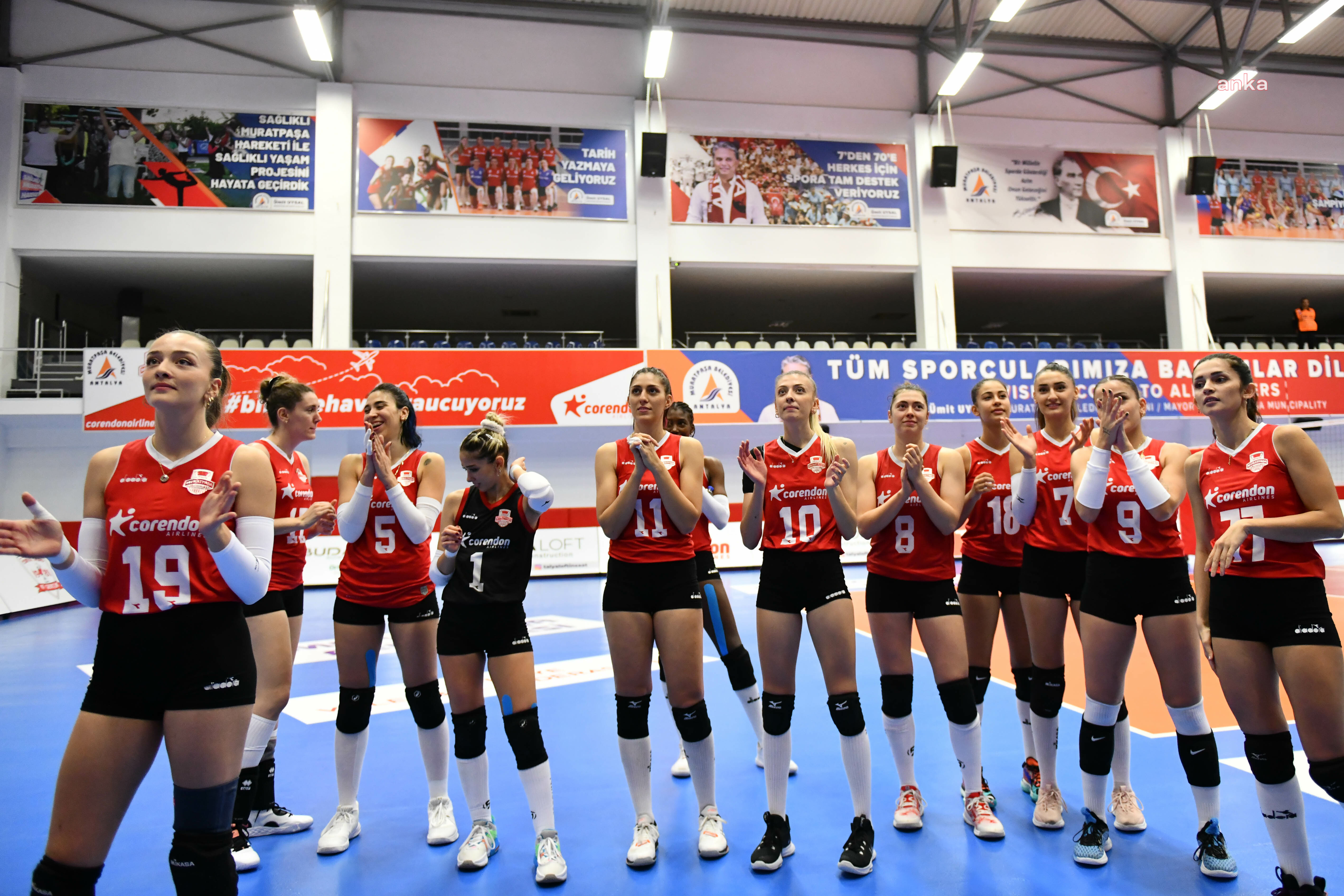 MURATPAŞA BELEDİYESPOR KADIN VOLEYBOL TAKIMI, YEŞİLYURT’U MAĞLUP ETTİ