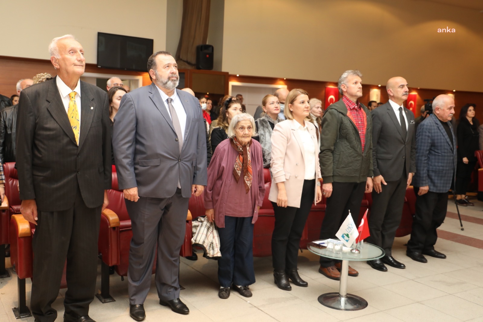 İZMİT BELEDİYESİ, ULU ÖNDER'İN KENTTEN SON KEZ UĞURLANIŞINI BELGESEL GÖSTERİMİYLE ANDI