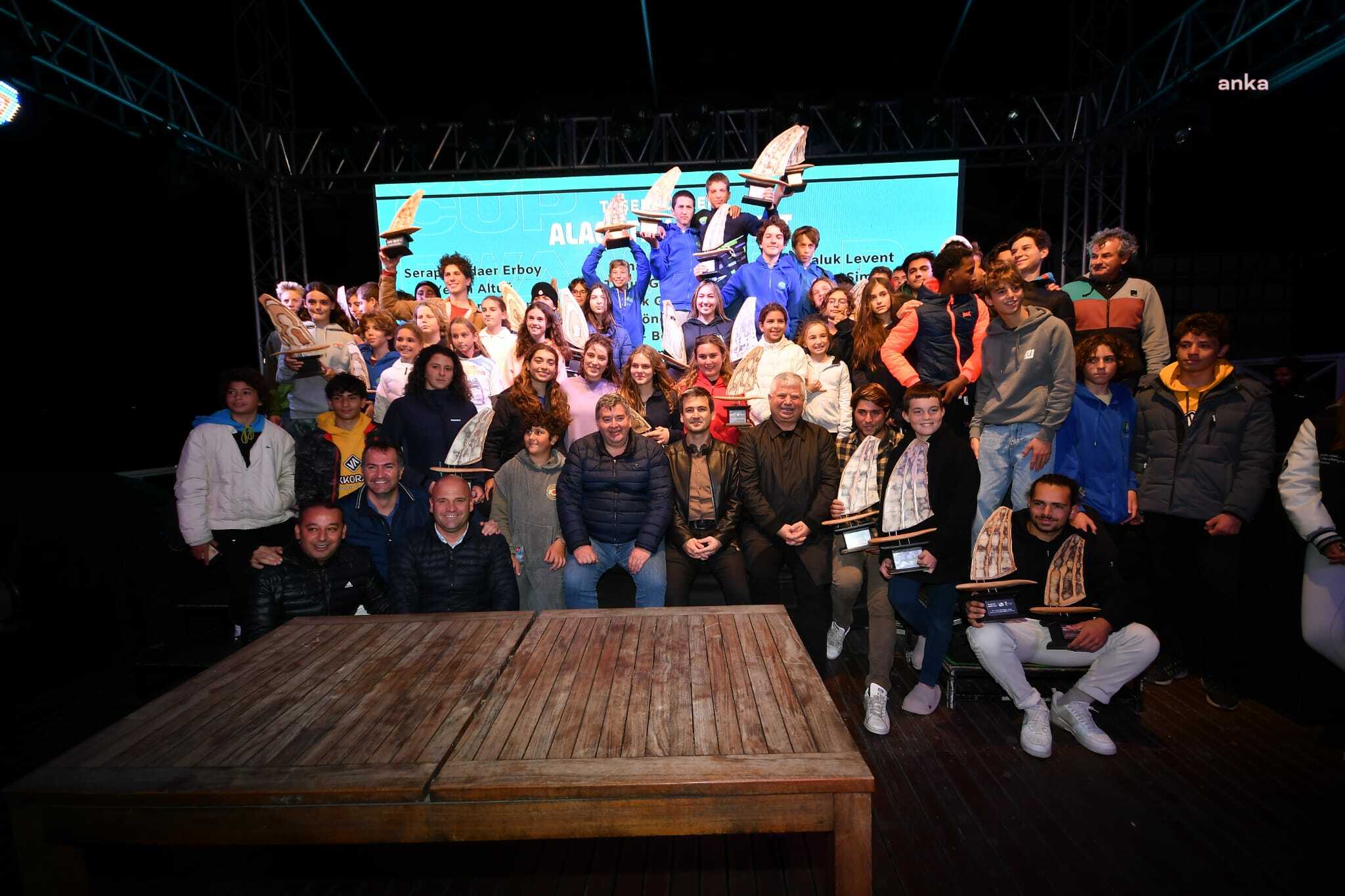 ÇEŞME'DE YAPILAN PWA SLALOM WORD CUP'TA ÖDÜLLER SAHİPLERİNİ BULDU
