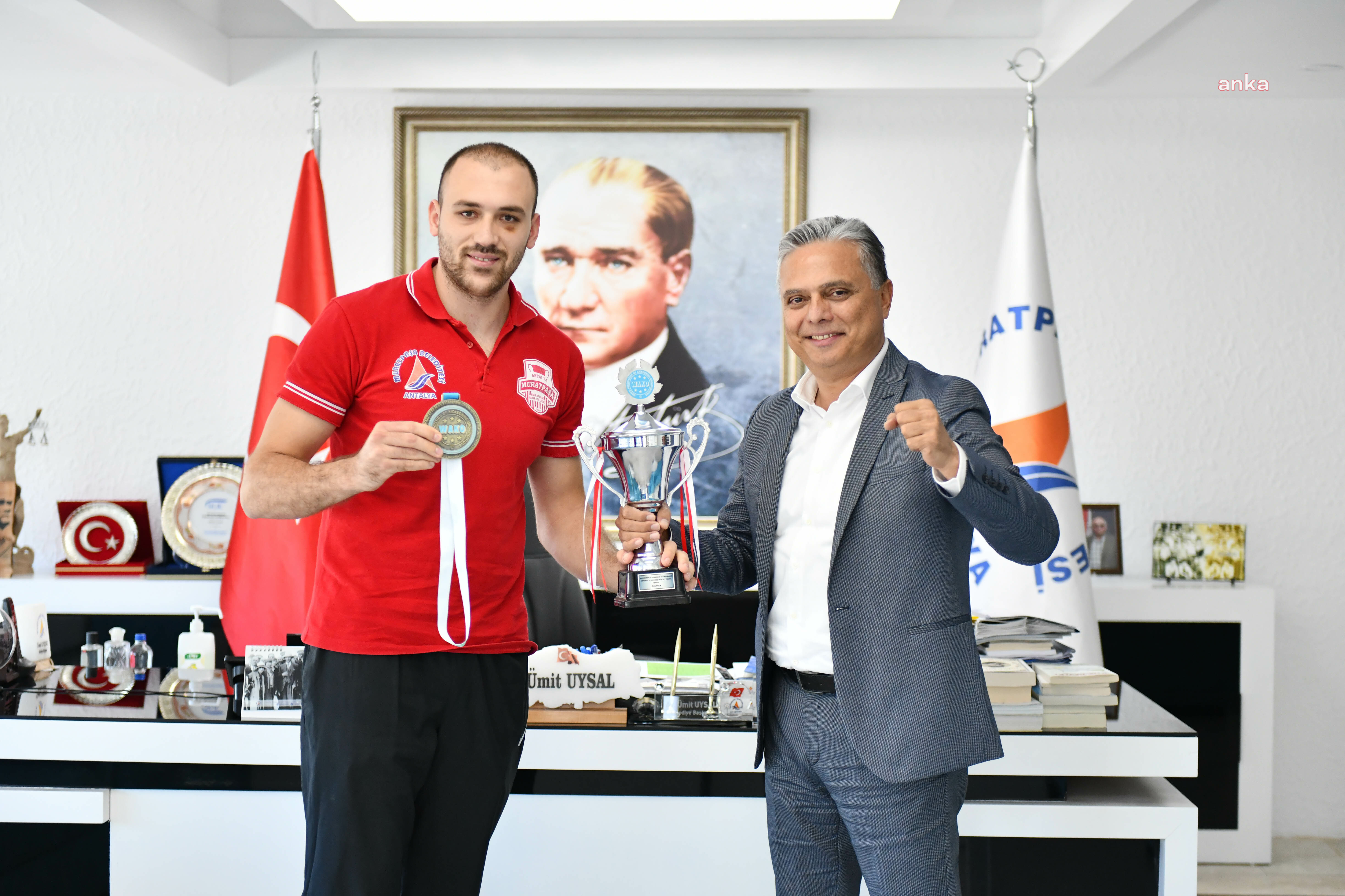 MURATPAŞALI ŞAMPİYON KIZIL’DAN, BAŞKAN UYSAL’A ZİYARET