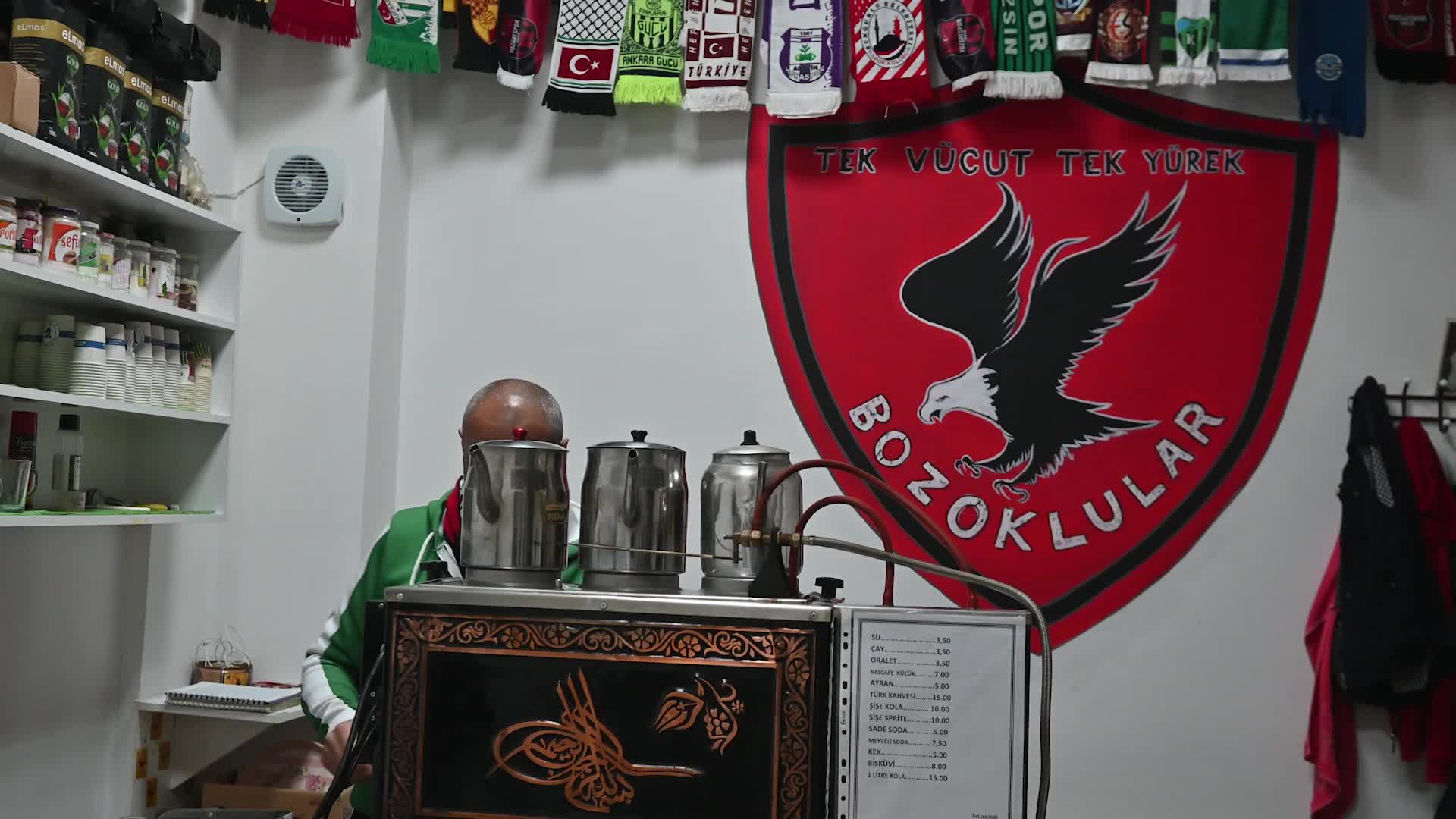 BOZOKSPOR TARAFTARI YOZGATLI ESNAF, TAKIMI ŞAMPİYON OLUNCAYA KADAR ÇAYI 1 LİRADAN SATMA KARARI ALDI