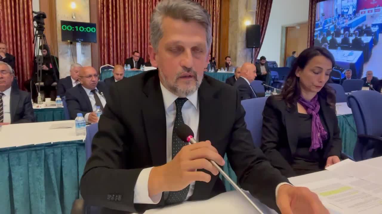 GARO PAYLAN'DAN BAKAR AKAR'A: "CEYLANPINAR'DA İKİ POLİSİMİZ ÖLDÜRÜLDÜĞÜ ZAMAN BU İSTİHBARATI VEREN ALÇAKLARIN DARBECİ OLDUĞUNU GÖRMEDİNİZ"